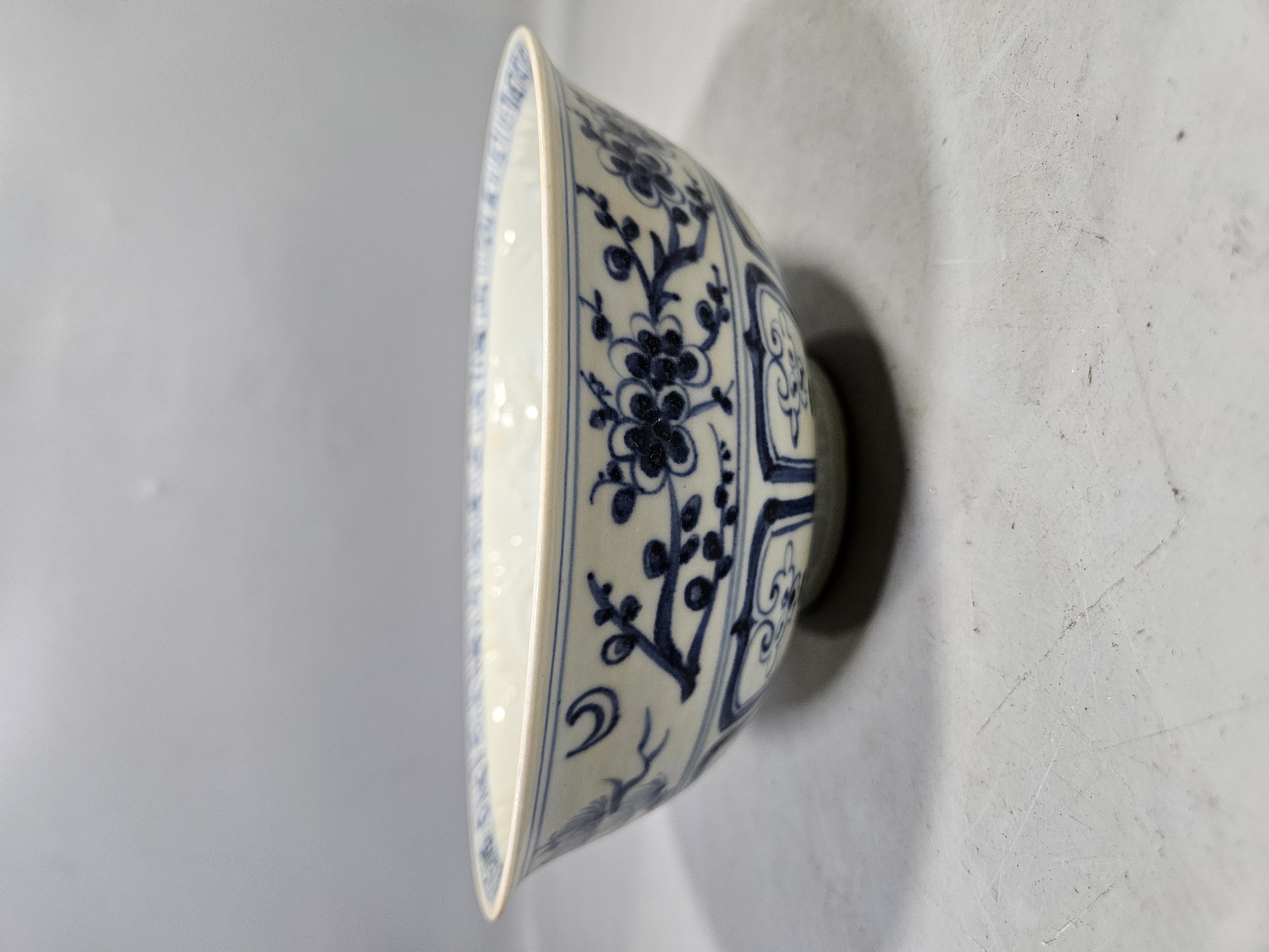 青花岁寒三友内浮雕龙纹碗#瓷器鉴赏# #瓷器# #瓷器收藏# #明清瓷器