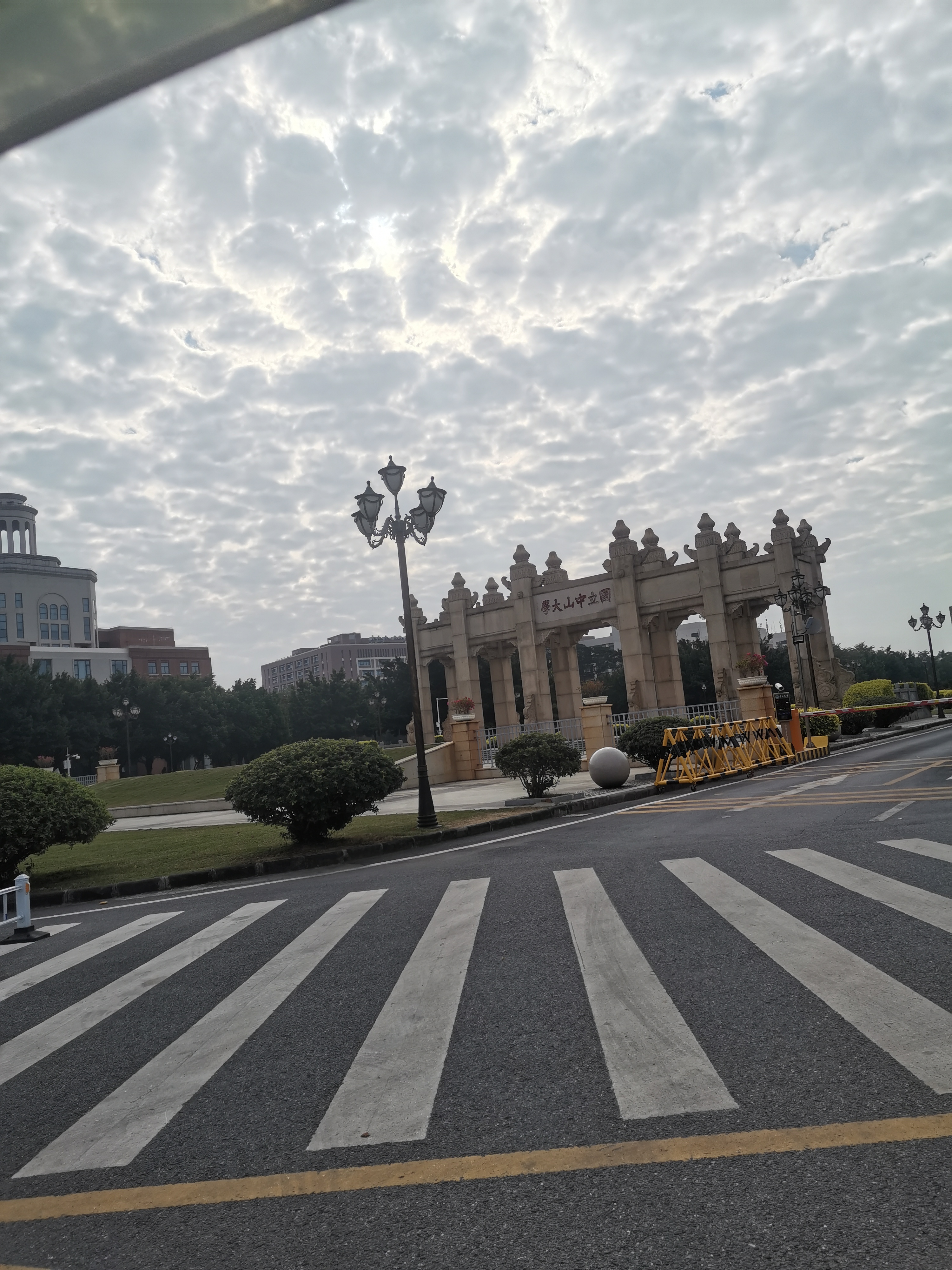 大学城风景如画,随手一拍都是美景,大学城除了是读书的好去处,也是