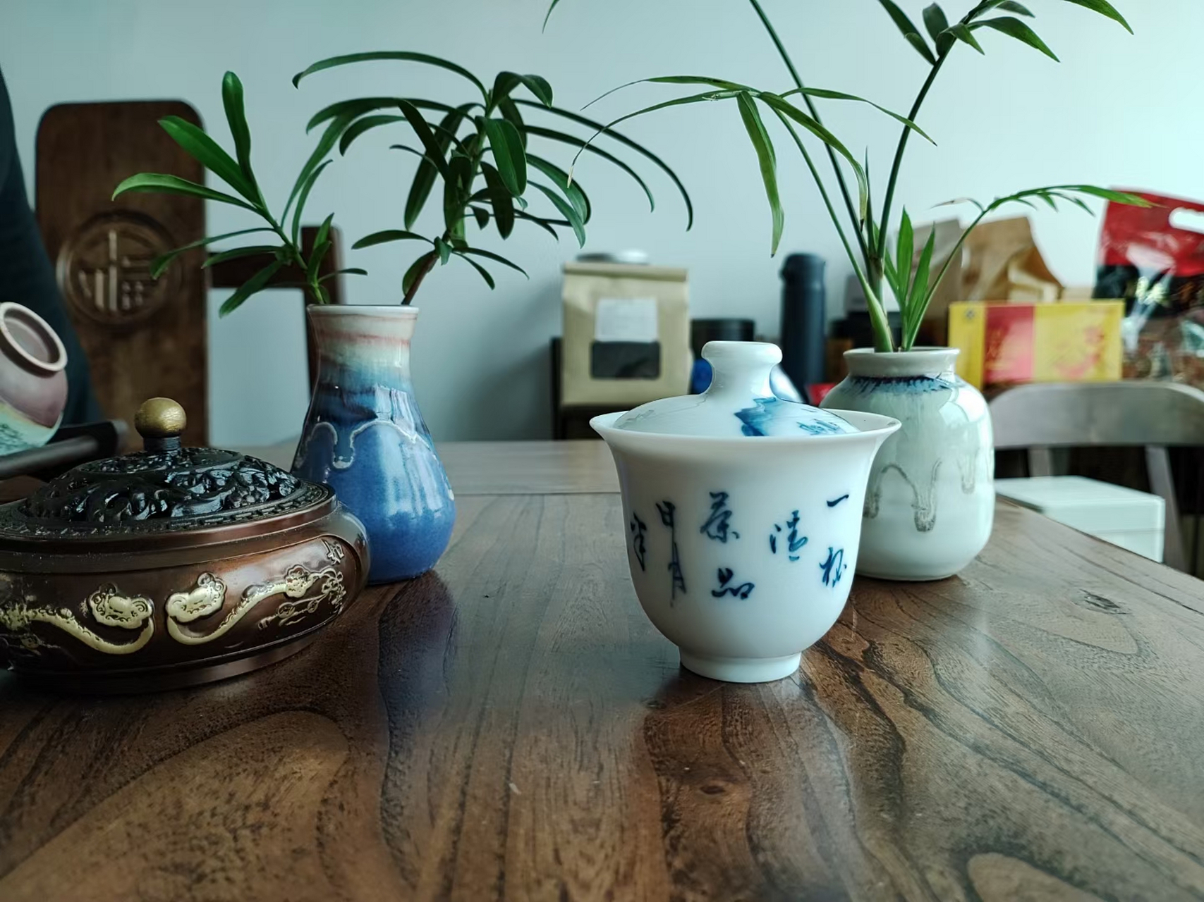 一杯清茶品日月, 半壶老酒醉人生!