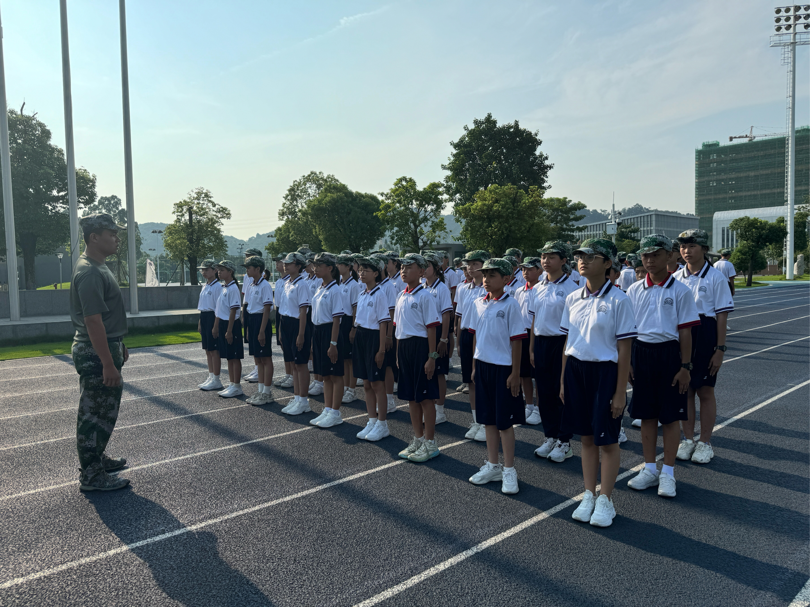 武胜中学 校服图片