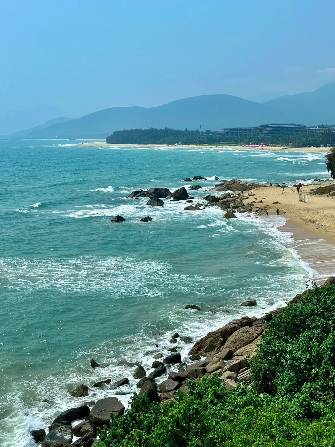 万宁旅游景点攻略  万宁在琼海和陵水之间,是冲浪之都,华侨之乡,长寿