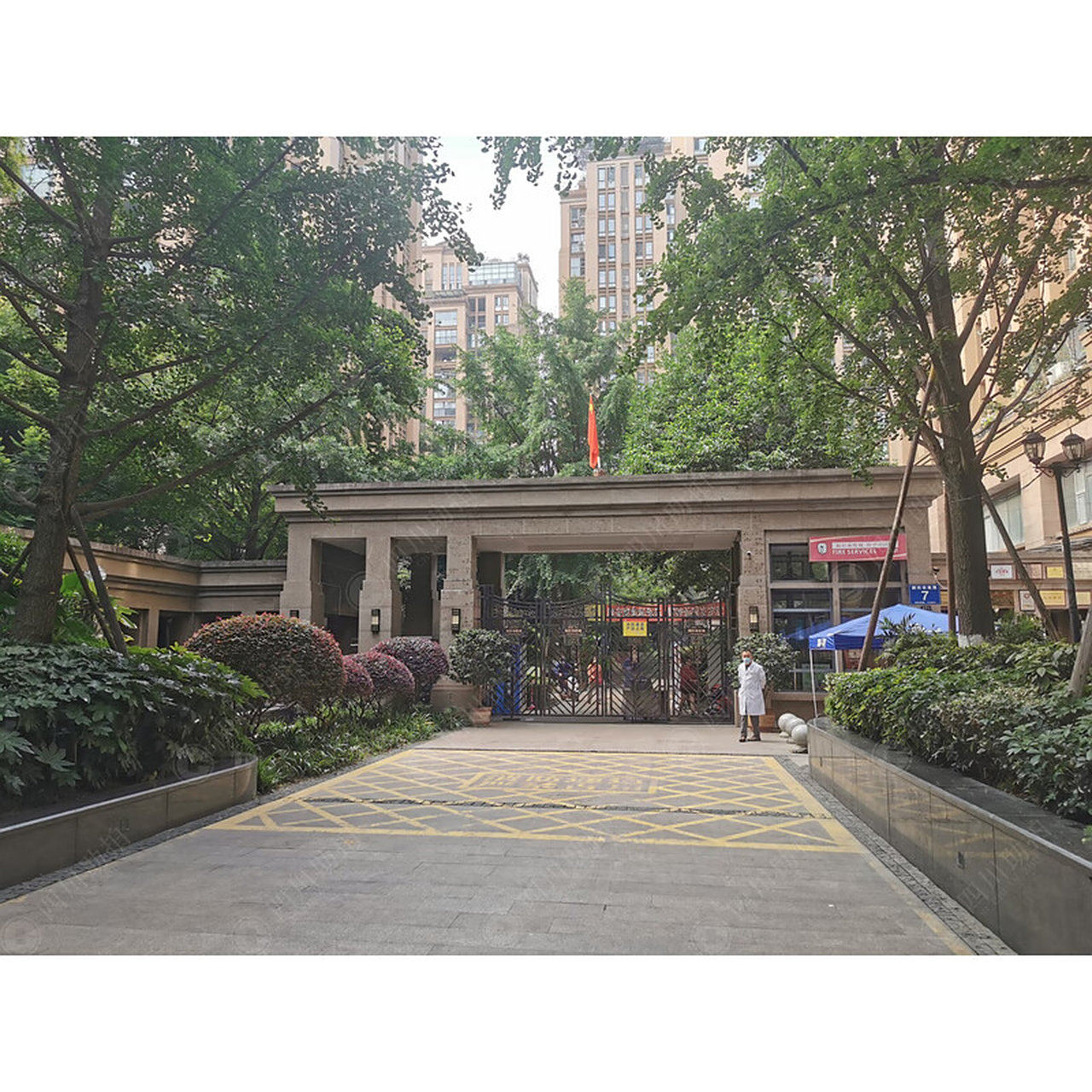 武侯区:桐梓林欧城(8月2日10时开拍) 地址:成都市武侯区桐梓林南路7号