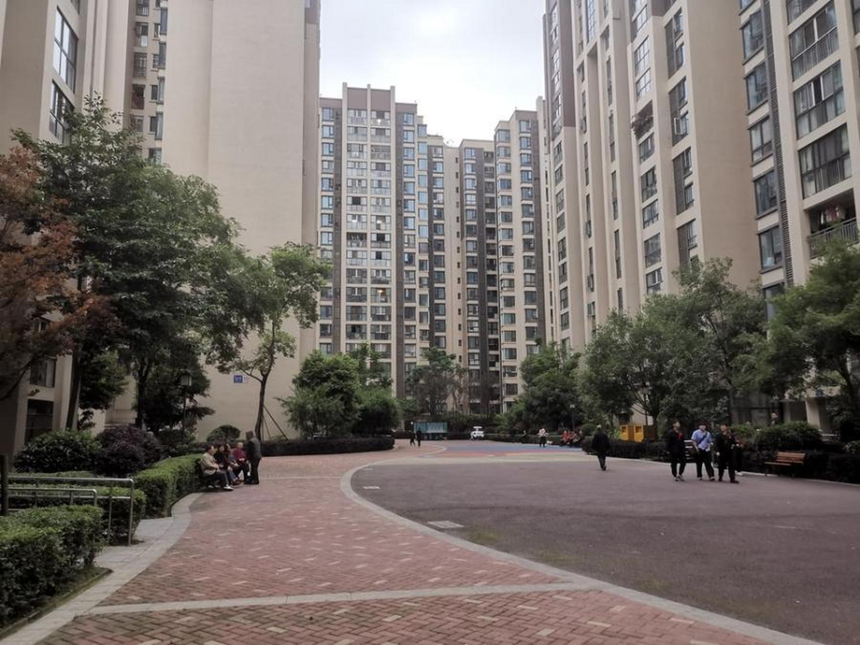 青羊区:馨光嘉苑(8月15日15时开拍) 地址:成都市青羊区黄土街55号11栋