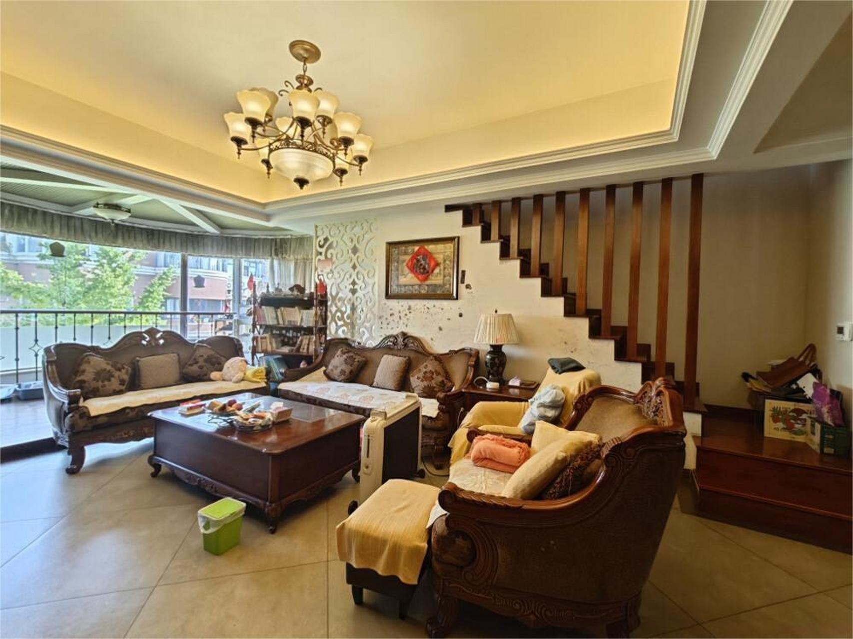 金牛区:格林花园(2月21日10时开拍) 地址:成都市金牛区蜀汉路208号4栋