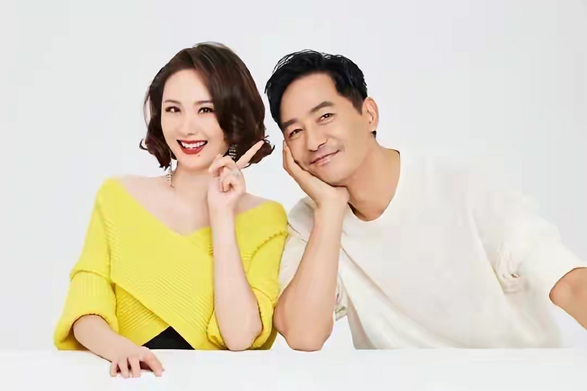 程莉莎晒结婚16周年纪念照 与丈夫郭晓冬对视灿笑