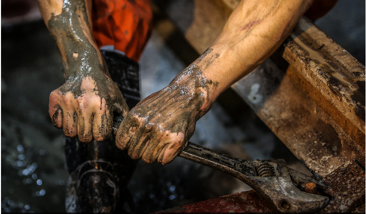 《人性的弱点》中有句话说:拿命去拼搏,奋斗的人无