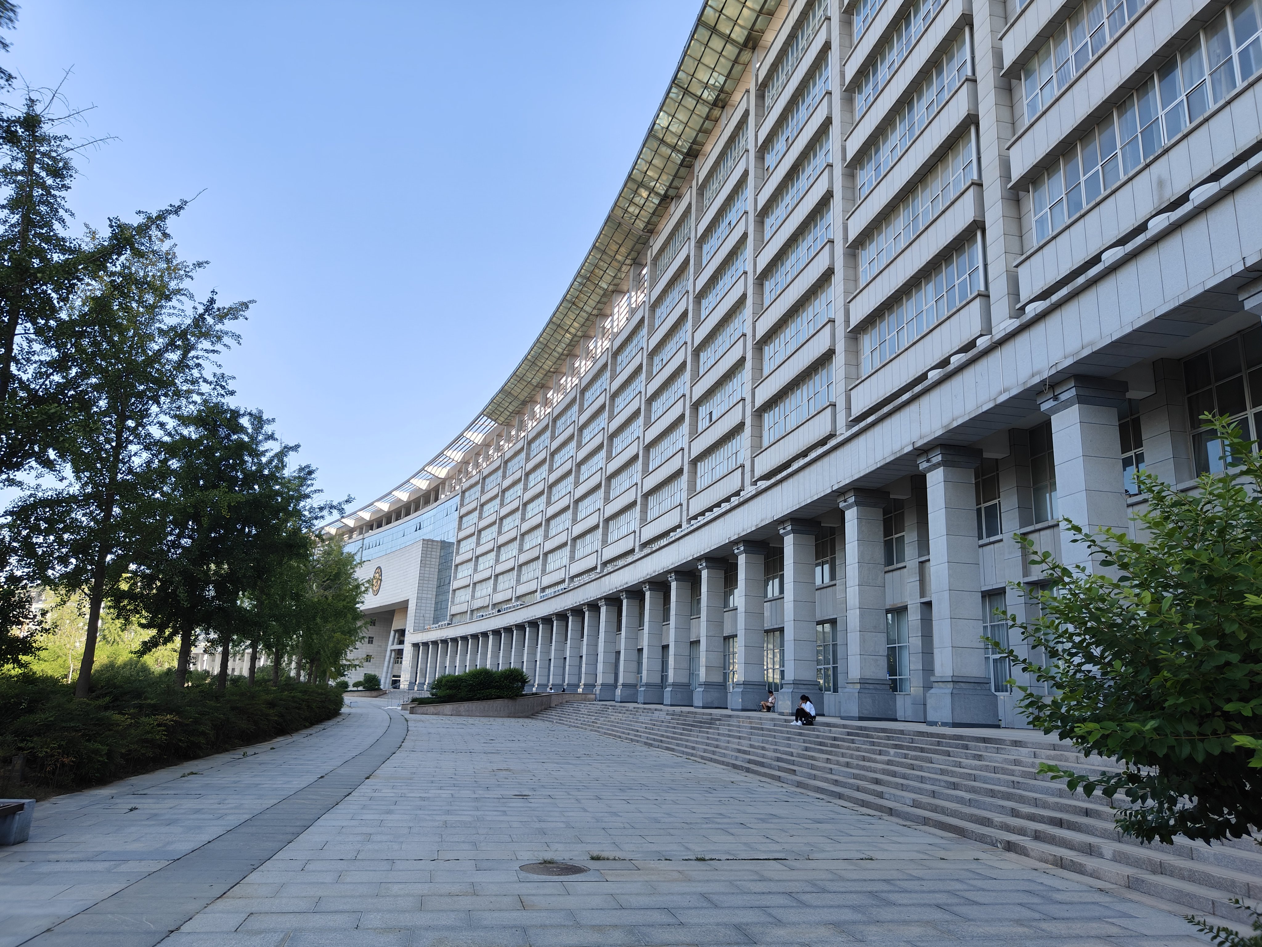 回首往事,谁不都是青涩少年去追逐自己的梦想才