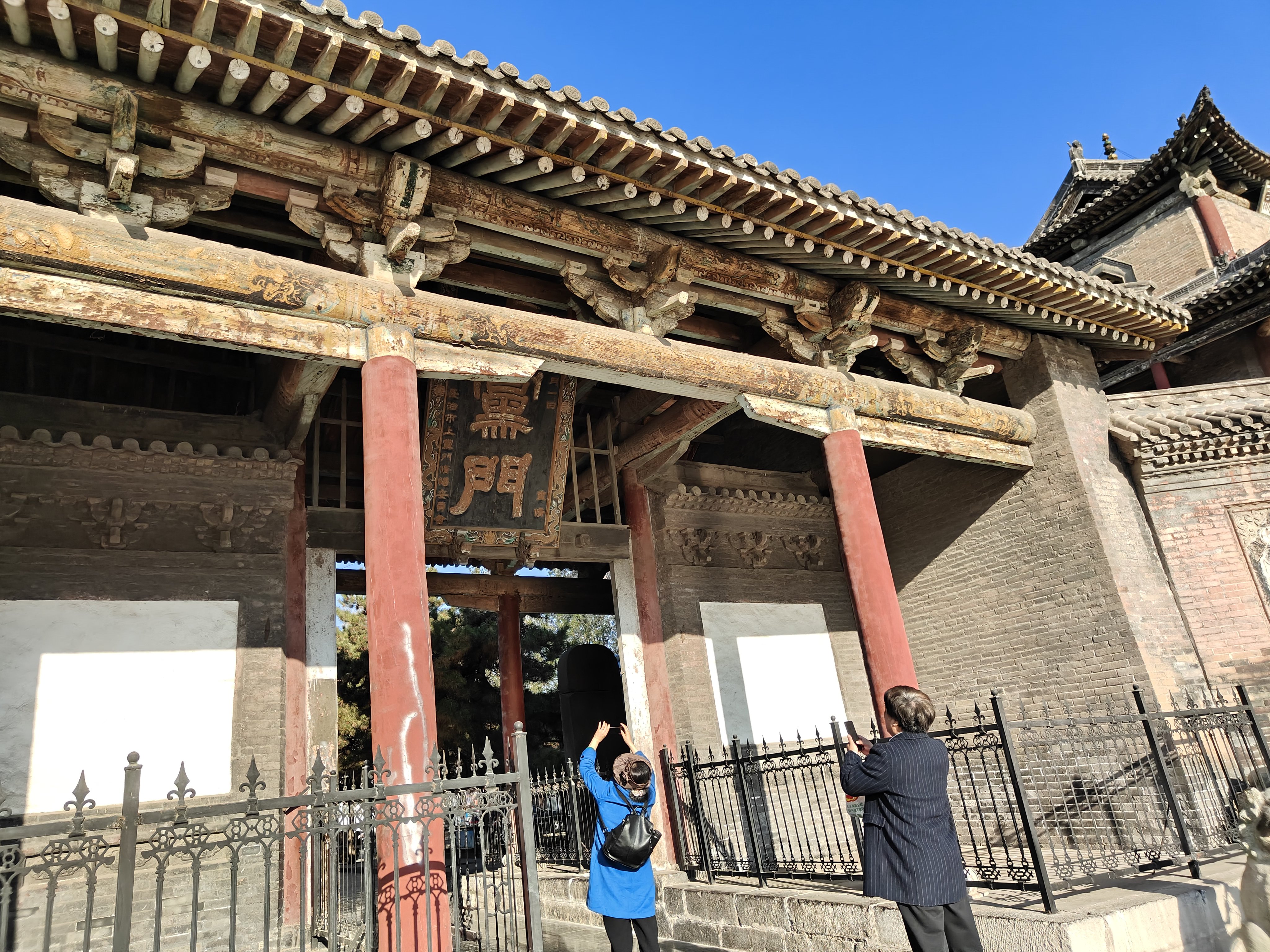 上党门是全国文物保护单位,位于长治市西大街的府坡街北端,是隋代上党