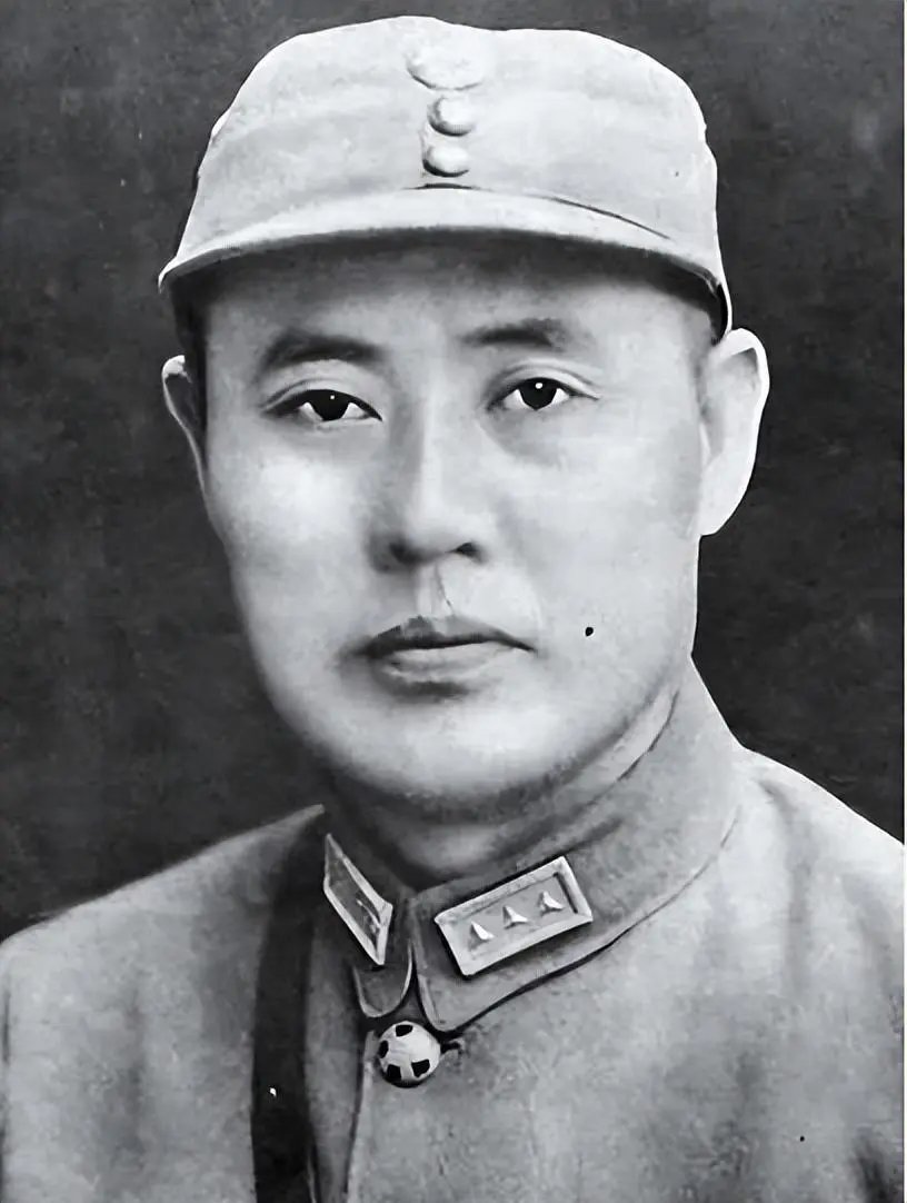 陈长捷(1892年—1968年):福建闽侯人,保定军校第七期,在平津战役中