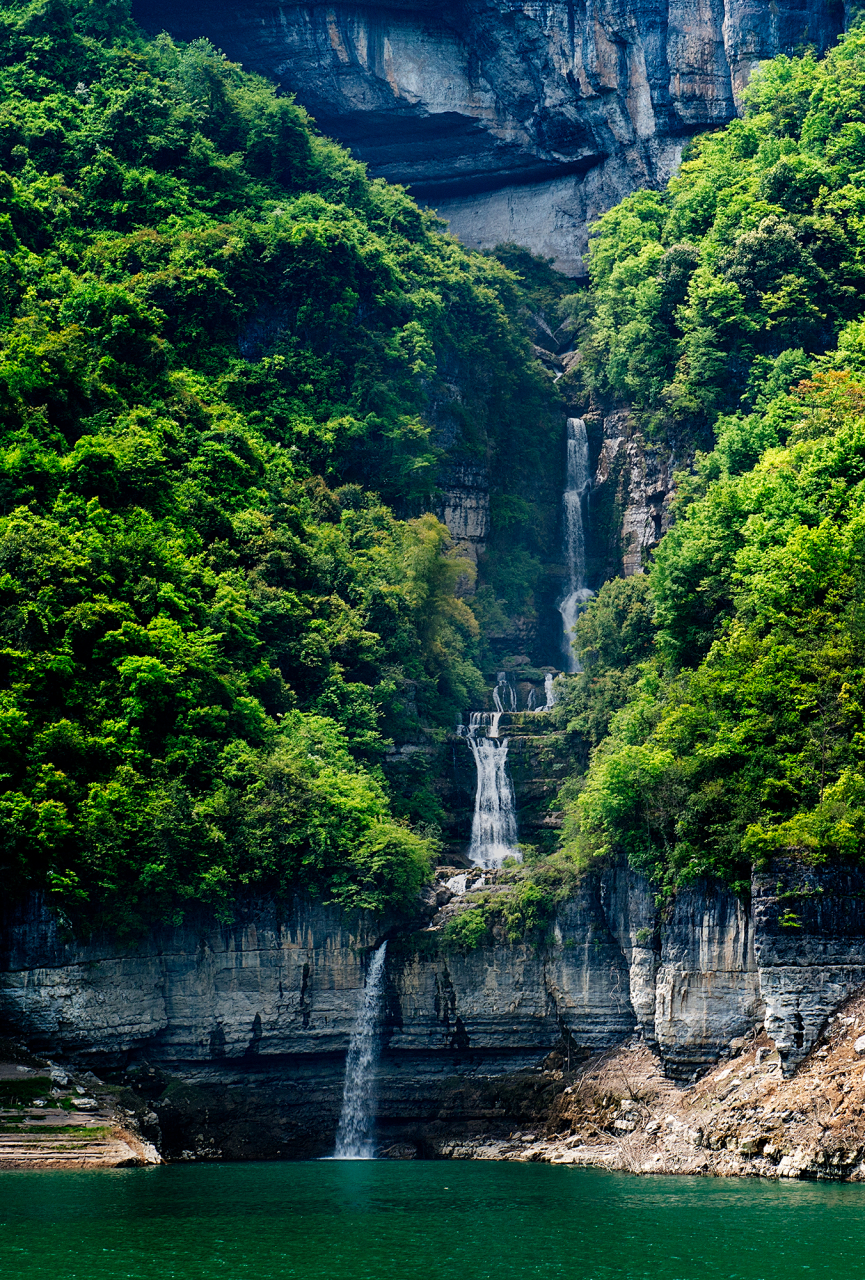 在湖北西南部,有这样一座城市,恩施,享有"鄂西林海","世界硒都"之称号