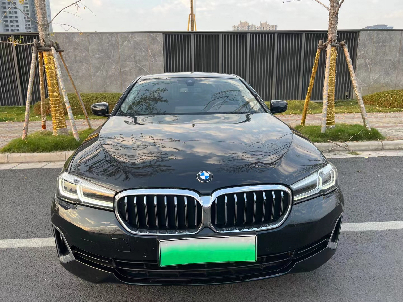 2021款宝马535le,2.0t豪华套装(新车裸车49.