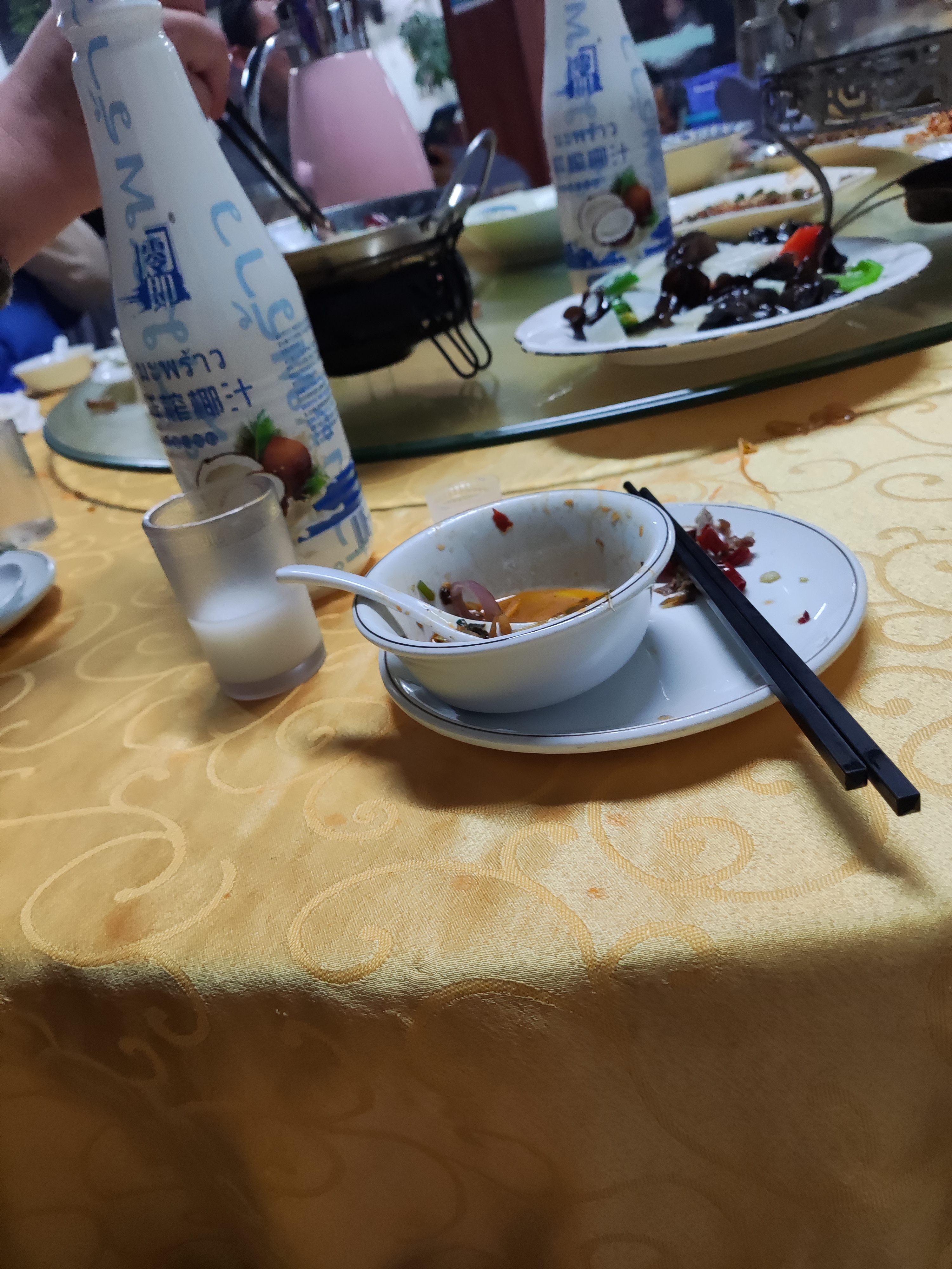 去年跟你一起在这吃了顿饭,然后今年第一次在这吃