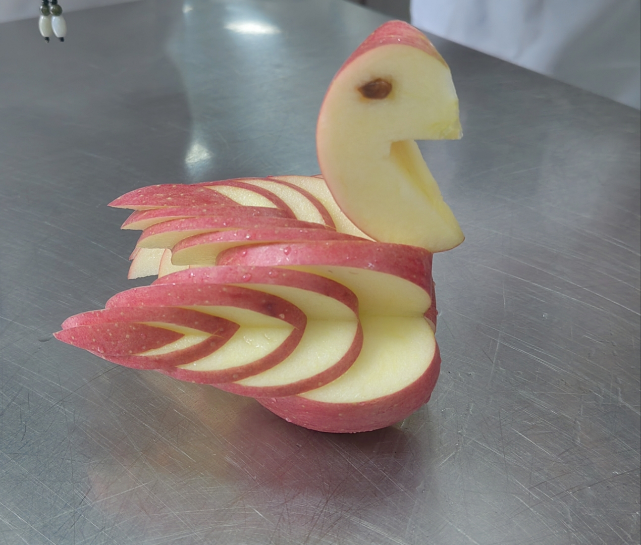 遗传性性格内向,不爱说话钻人群,大家来说说性格内向的好处吧!