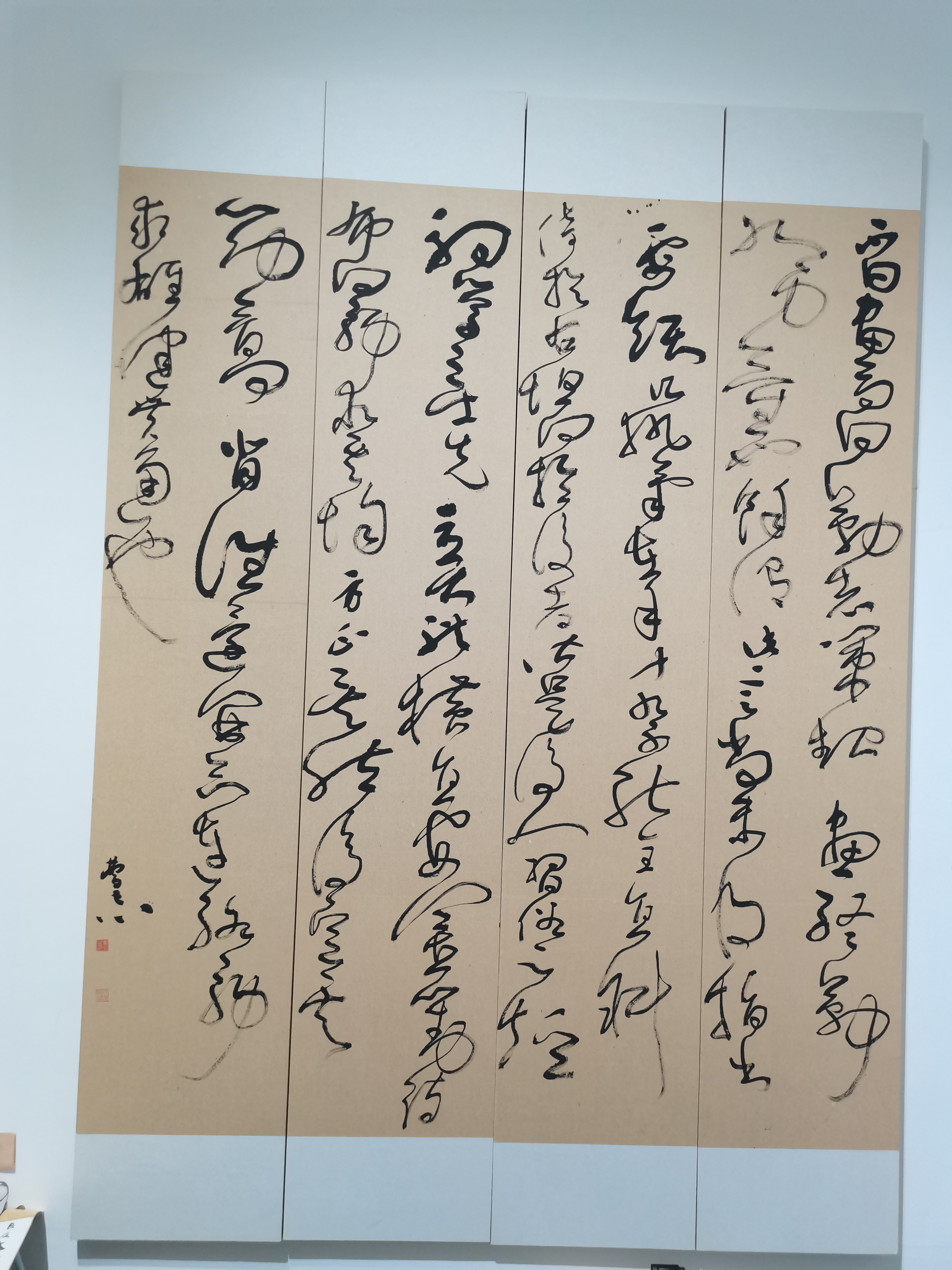广州美术学院毕业展有水墨丶岩彩丶壁画丶水彩.
