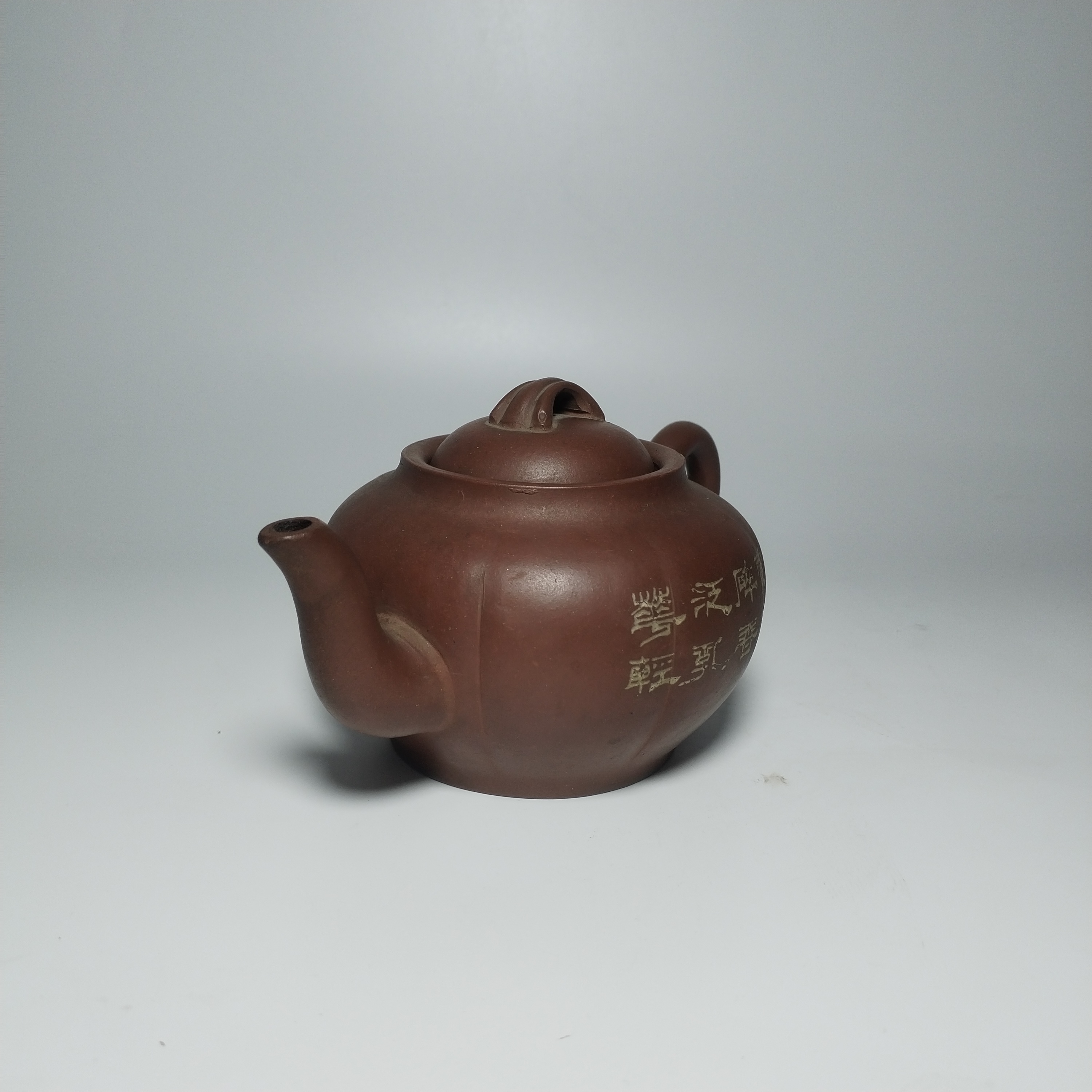 艺术之美# #生活美学# 老物件 菊球款老紫砂壶 品相完好的菊球坷舷