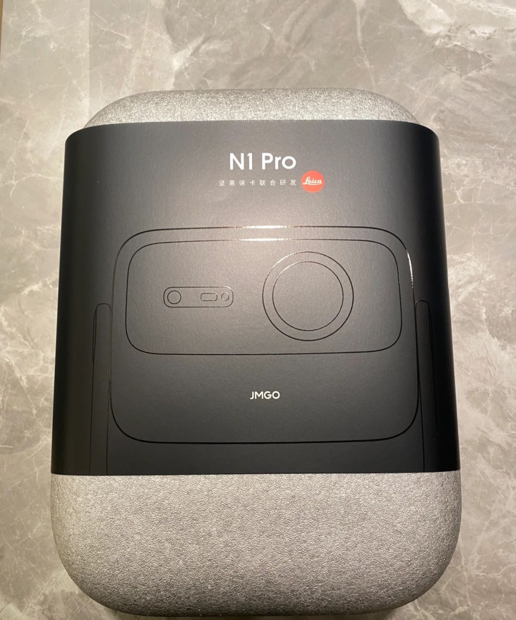 坚果n1# 坚果n1 pro开箱,素人直观感受 首先箱子质感还行,箱子潜沣