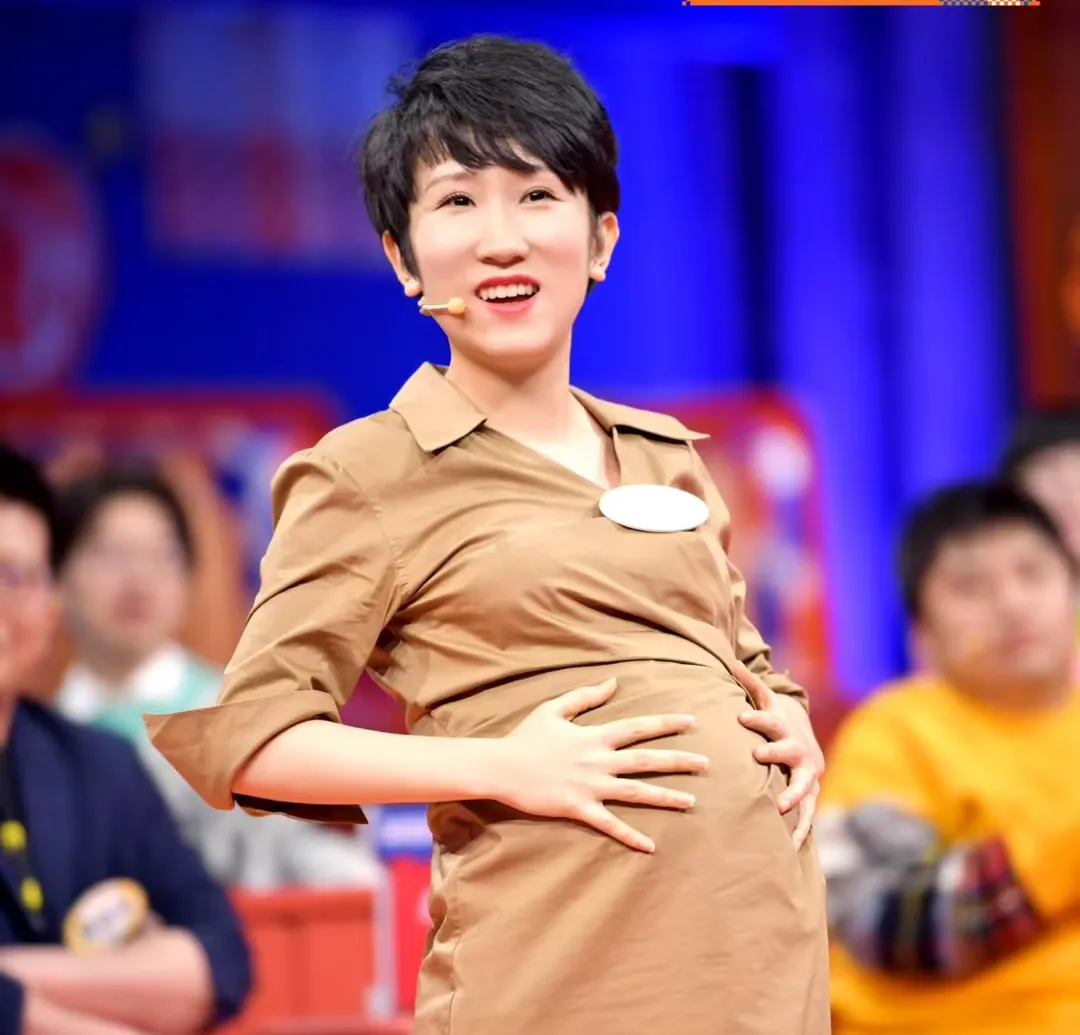 网友:"女强男弱"的夫妻,只服这一对