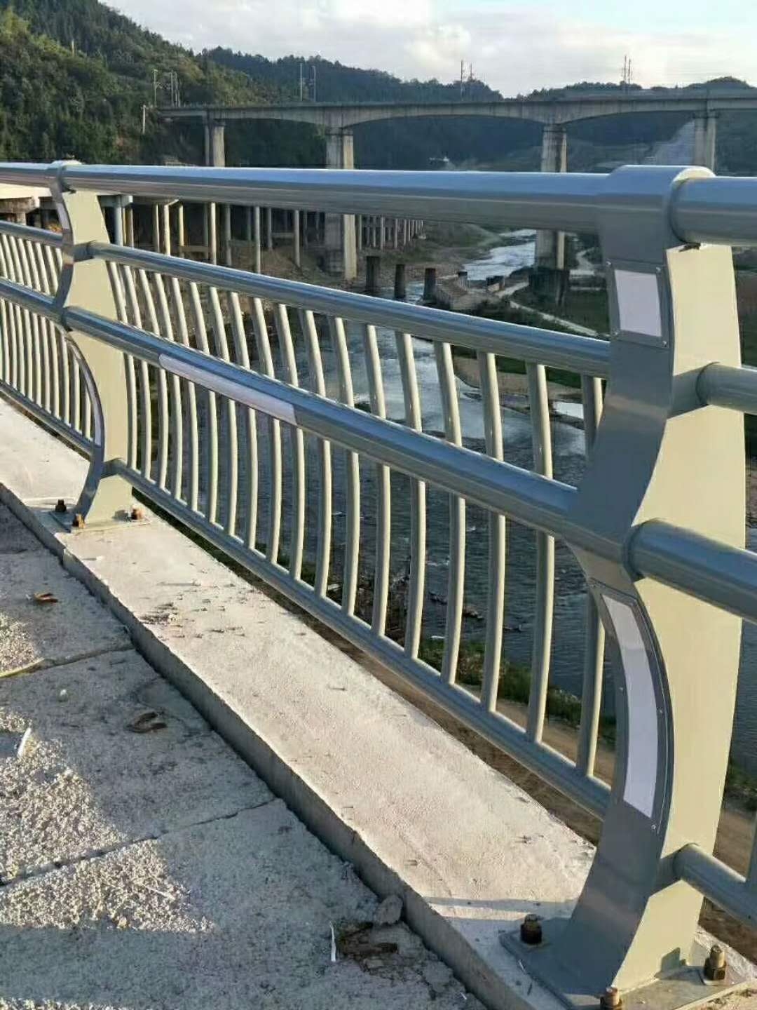 陕西万邦锦辉桥梁护栏桥面防撞栏杆河道景观护栏强度高#热点引擎计划