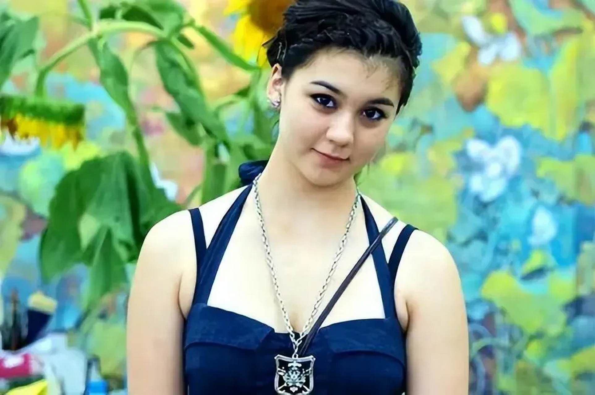 这是张铁林女儿张月亮的照片