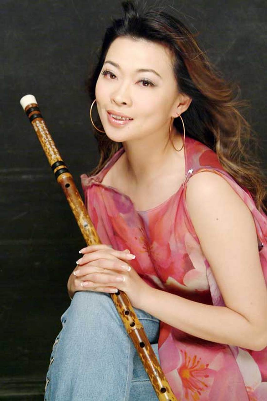 竹笛女神唐俊乔美照