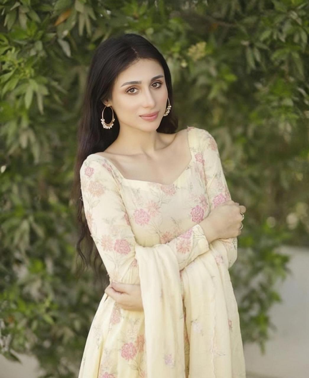 欣赏巴基斯坦九位九五后美女明星