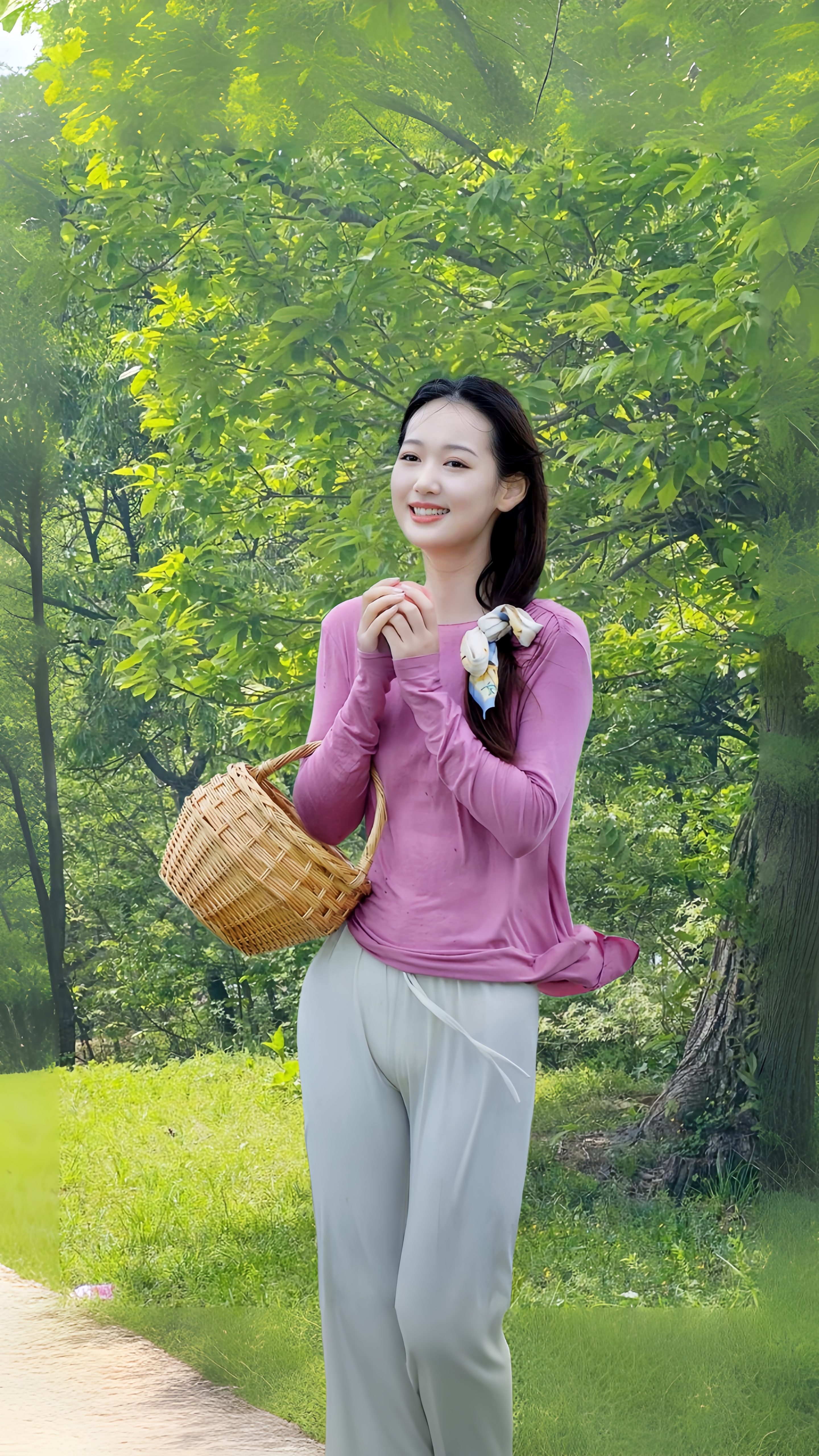 以前的小芳辫子粗又长 现在的小芳要车又要房