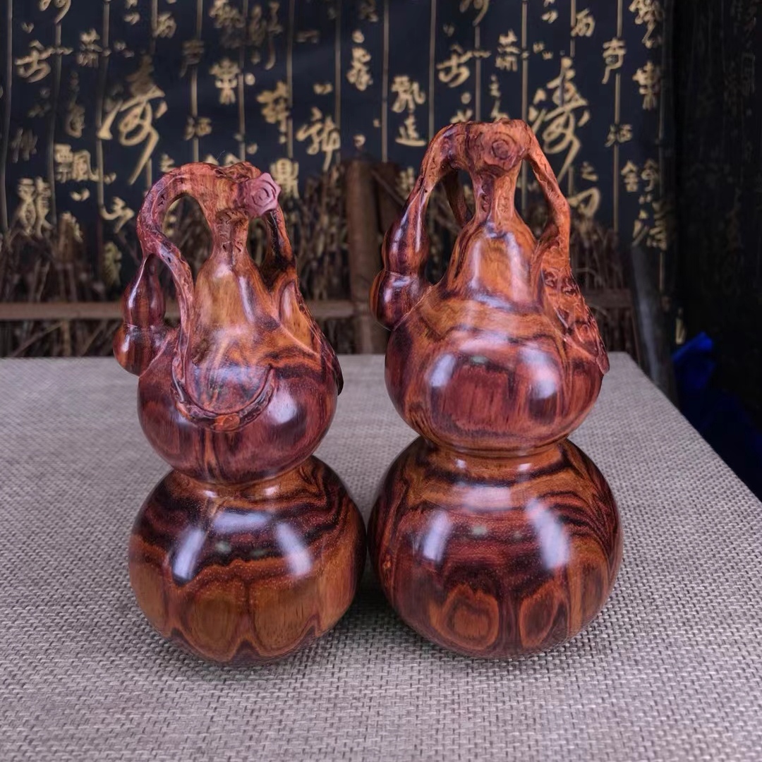 海南黄花梨葫芦手把件,招财纳福.