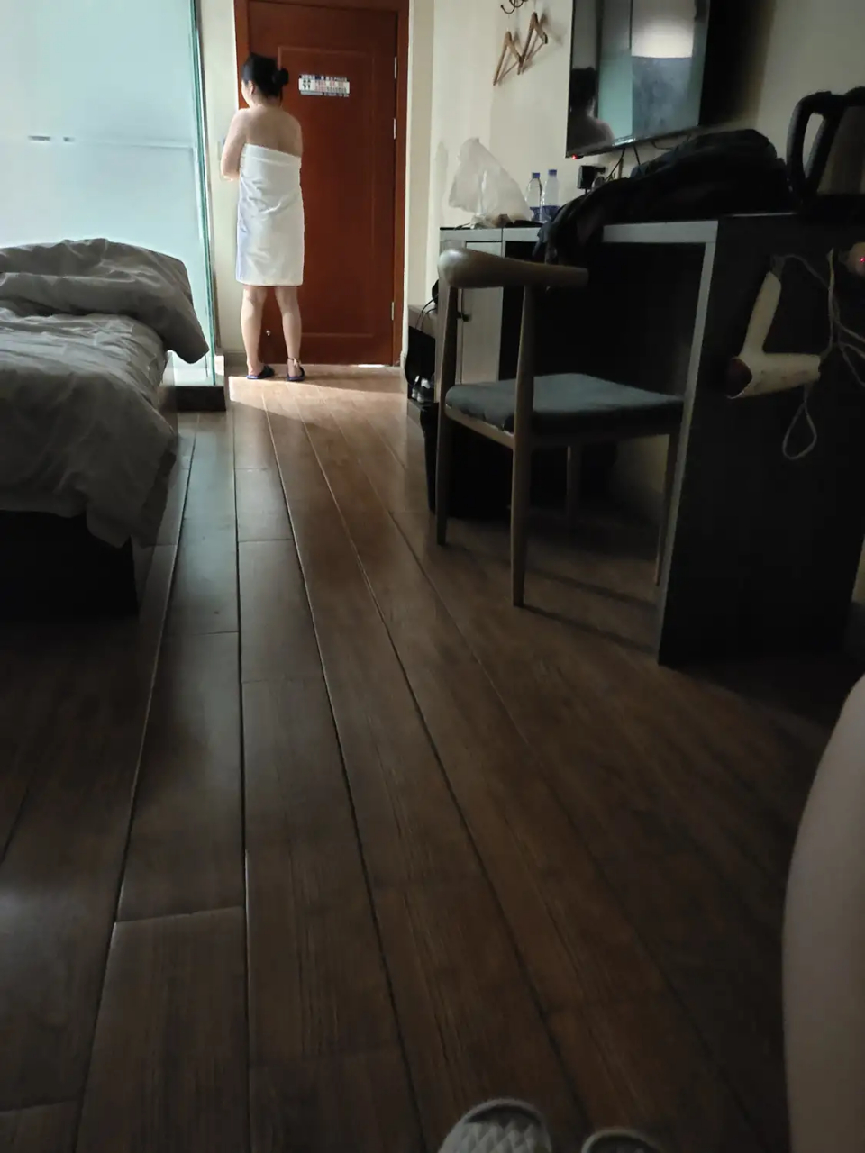 昨天约少妇出去玩,遇见她姐姐带孩子出来玩,场面一度尴尬,但是该拿下