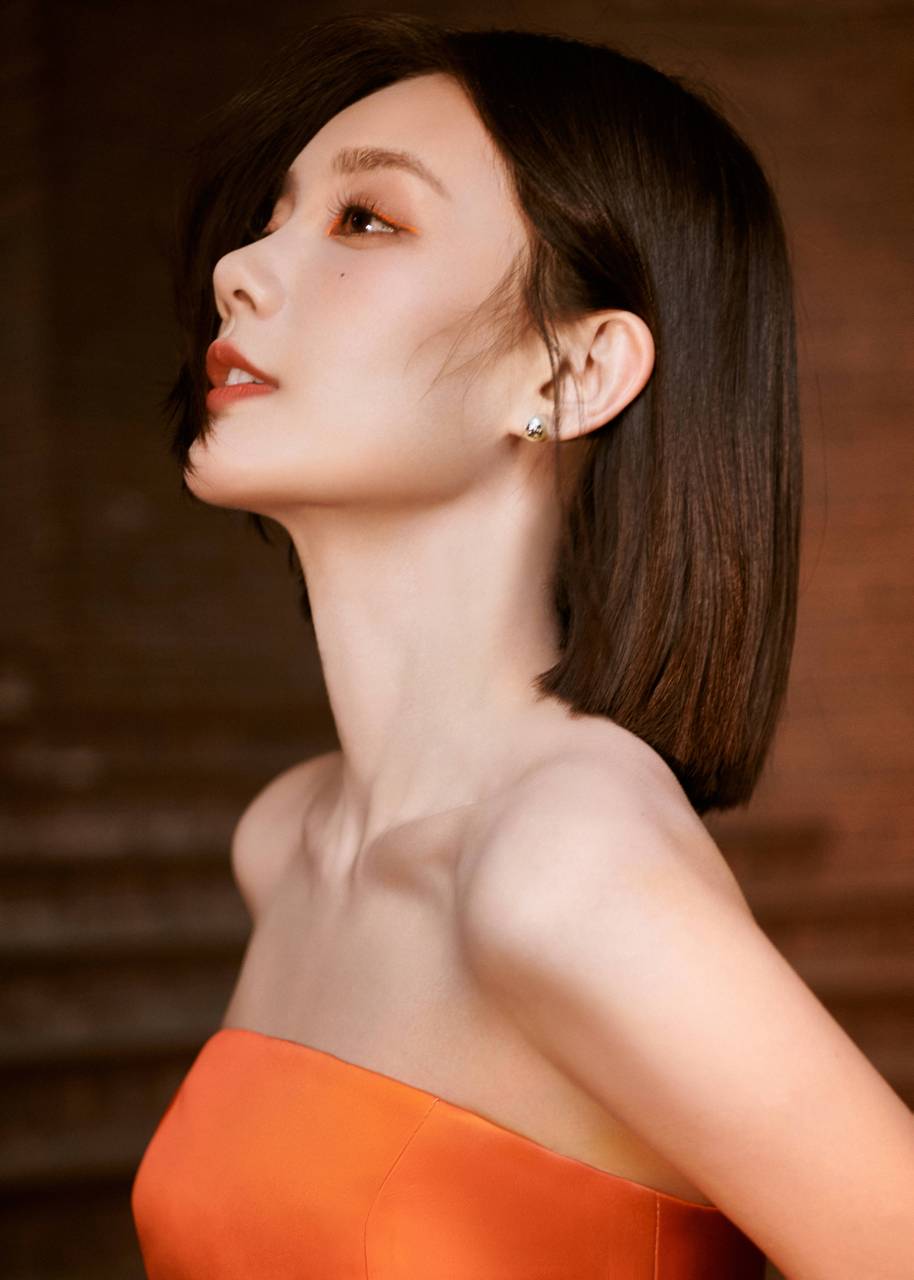 李桐的资源为什么这么好,各种大腕给她搭戏,谁能说说原因#李一桐