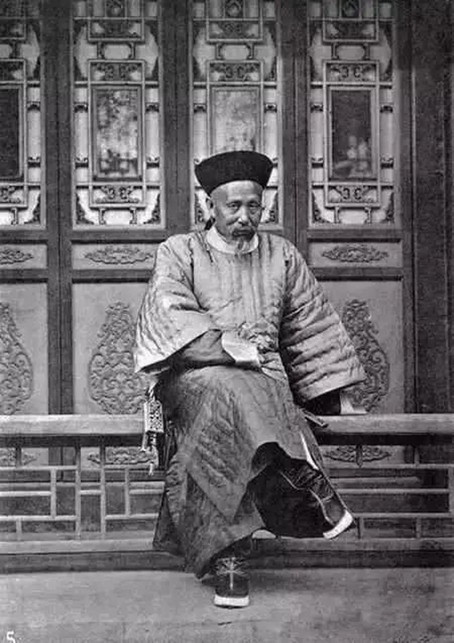 宝鋆(1807年-1891年),字佩蘅,索绰络氏,满洲镶白旗人,晚清大臣,洋务