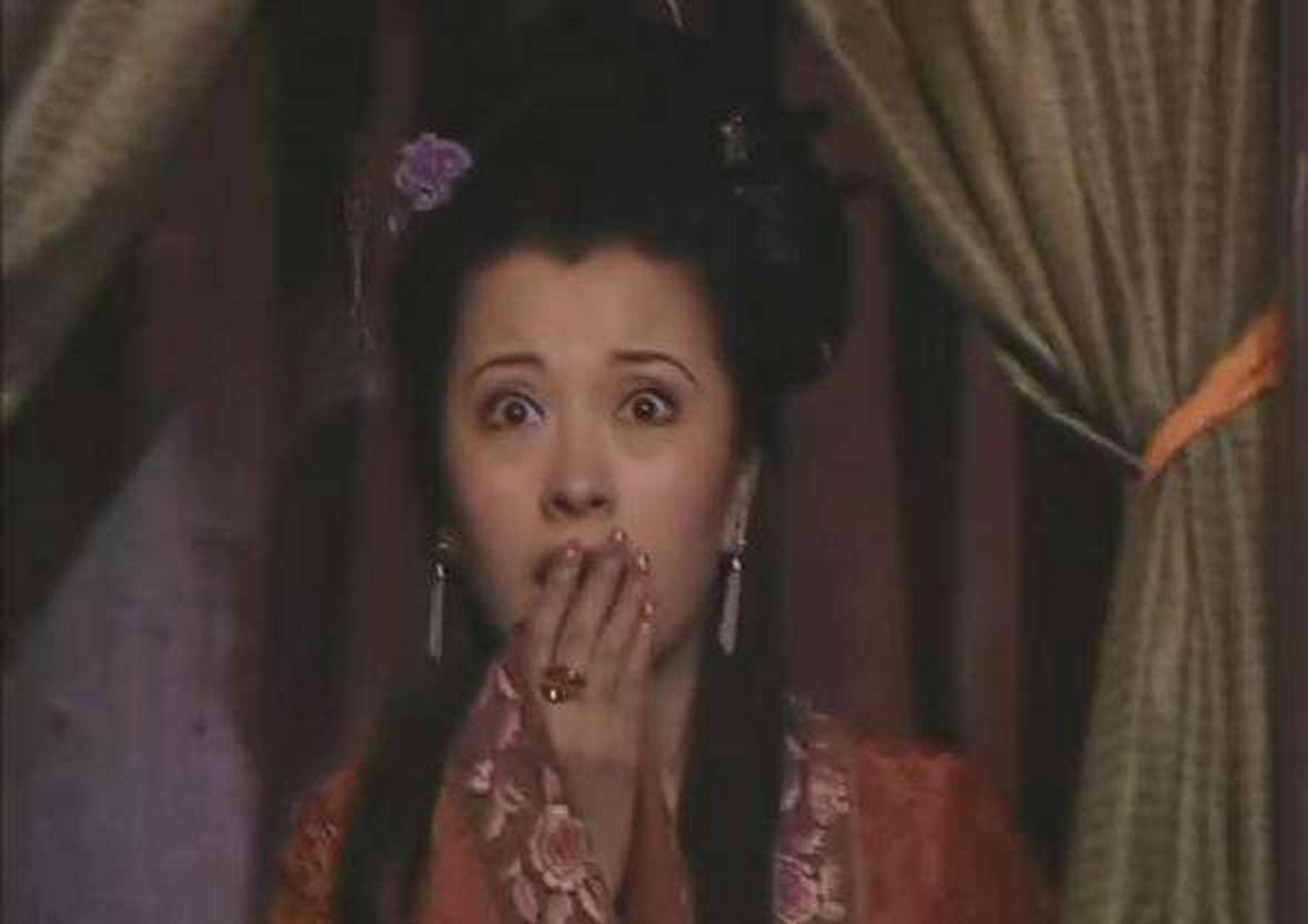 刘知寨夫人不知道具体年龄多大了,但想来应该至少三十余岁以上,甚至