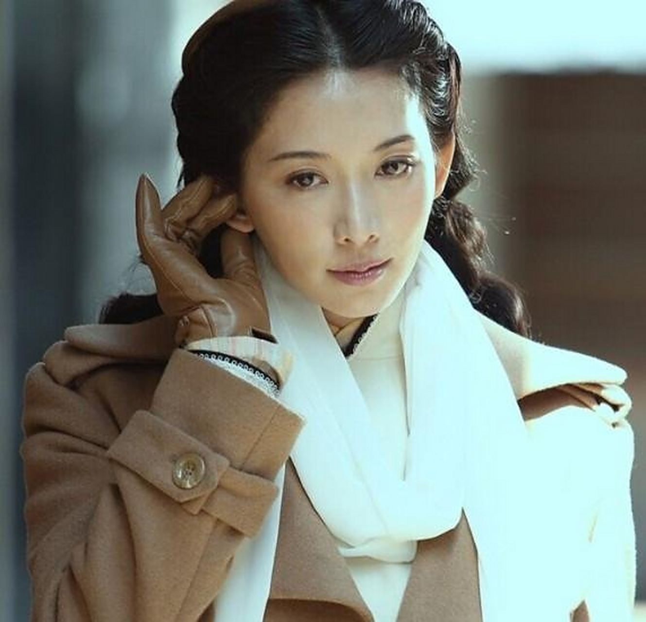 汤蒂因与董竹君一样出身贫民之家,不同的是,因为父母重男轻女,汤蒂因