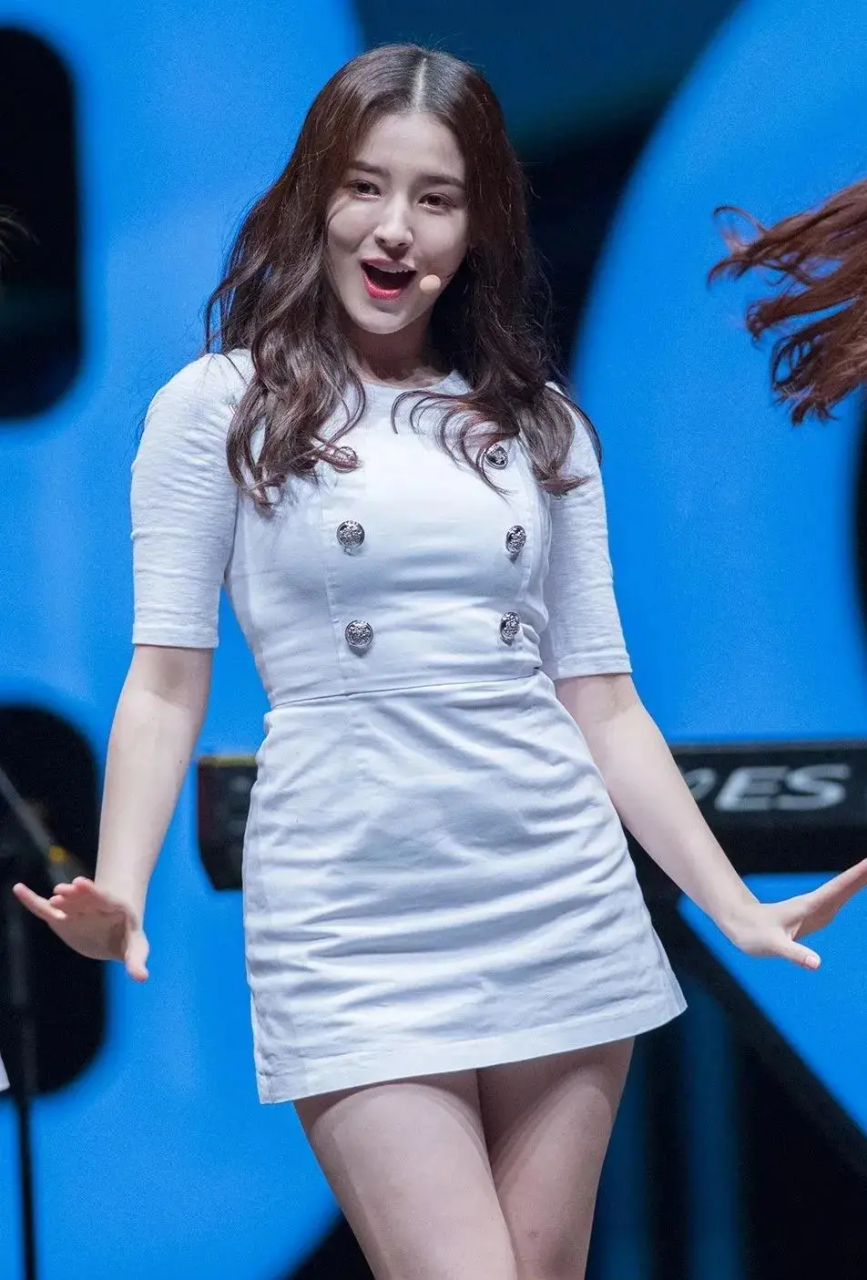 微胖女神李承利