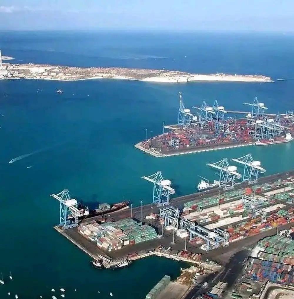 其实当下瓜达尔港更专注于军事,现阶段比较现实