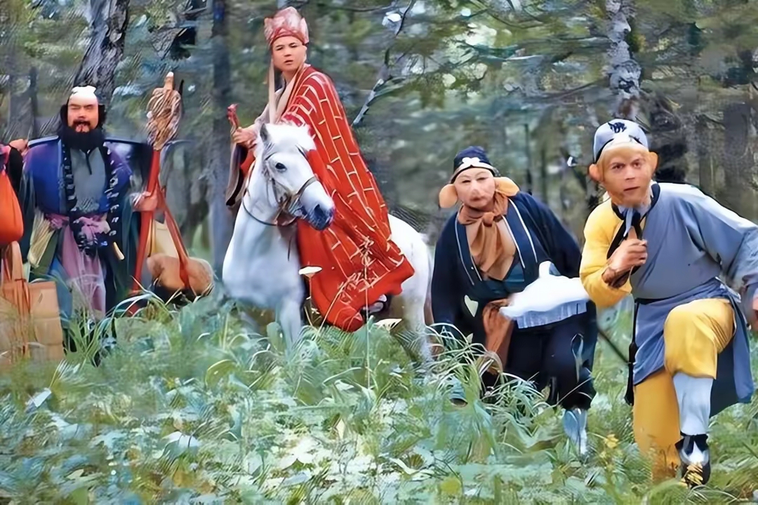 比如,孙悟空的扮演者六小龄童,他的孙悟空形象深入人心,至今仍活跃在