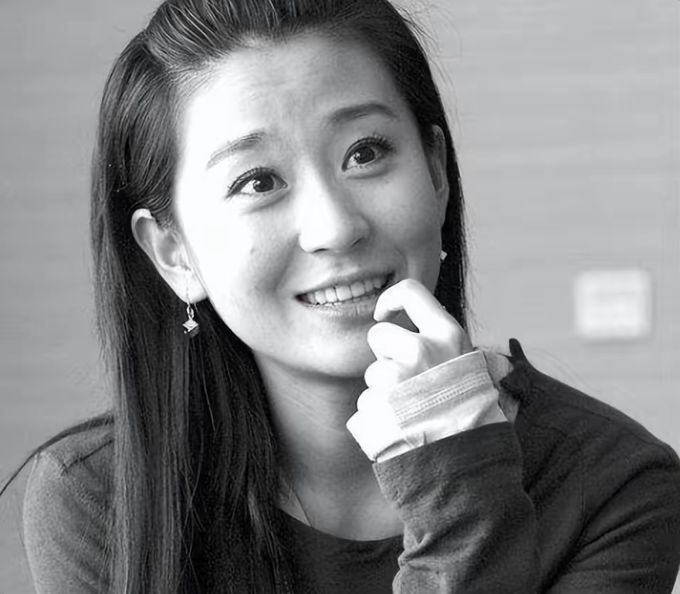 苗圃,这位美丽且才华横溢的女演员,其成长过程与演艺之路充满了奋斗与