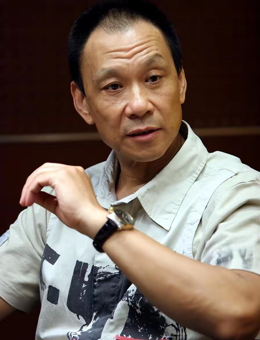 王学圻的成长过程充满了对艺术的执着追求.
