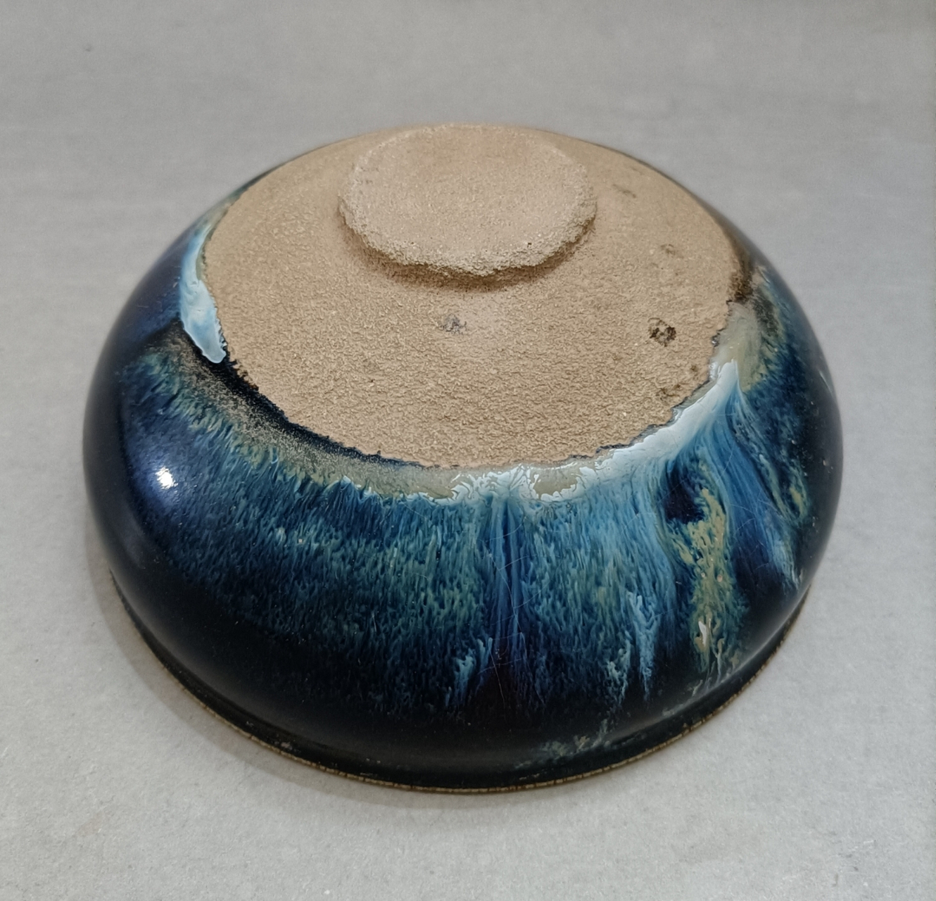 四川乐山西坝窑黑釉窑变盏.请大家欣赏.