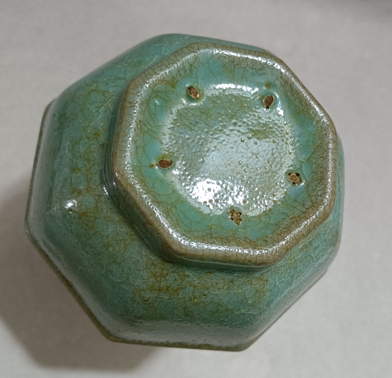 汝窑天青釉八方长颈瓶.请大家欣赏.