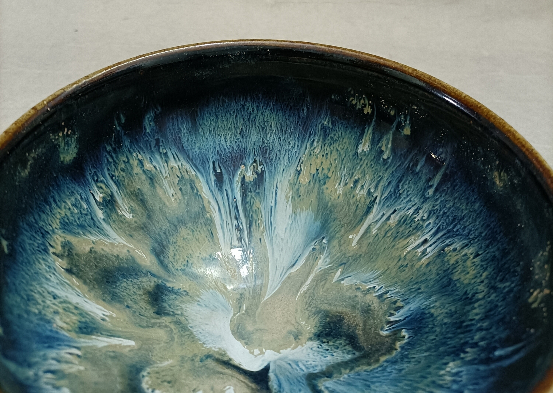 四川乐山西坝窑黑釉窑变盏.请大家欣赏.