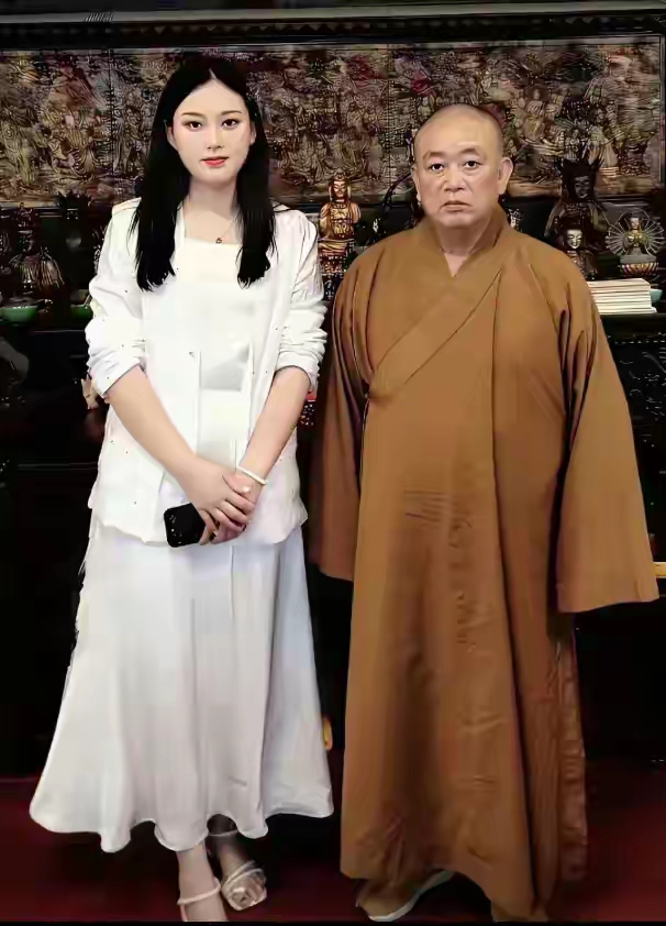 亲吻李湘养大学生2套房,这瓜比《西游记》还精彩!