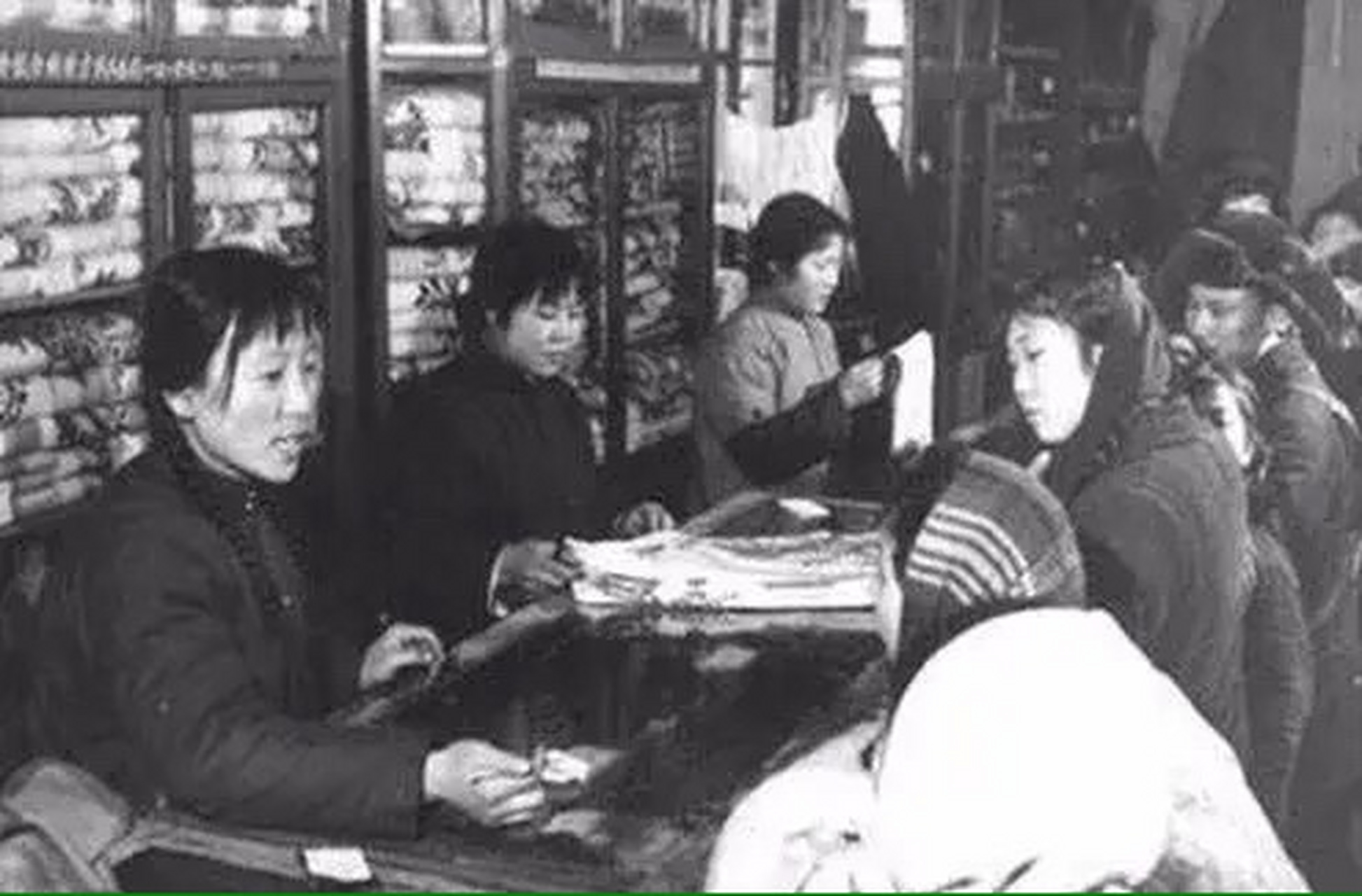 在上世纪80年代计划经济时期,一旦被国家招为国家职工.