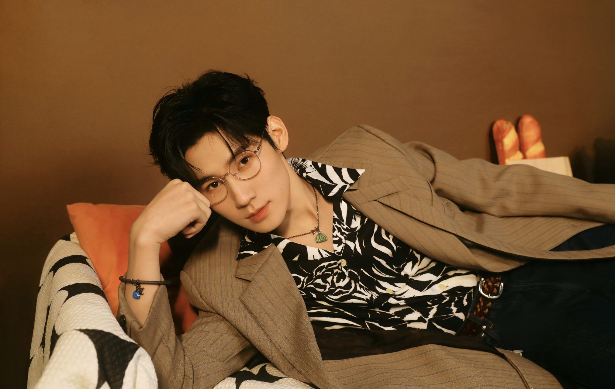 张哥怎么这么帅呀,没颗痣都长得恰到好处,还有不