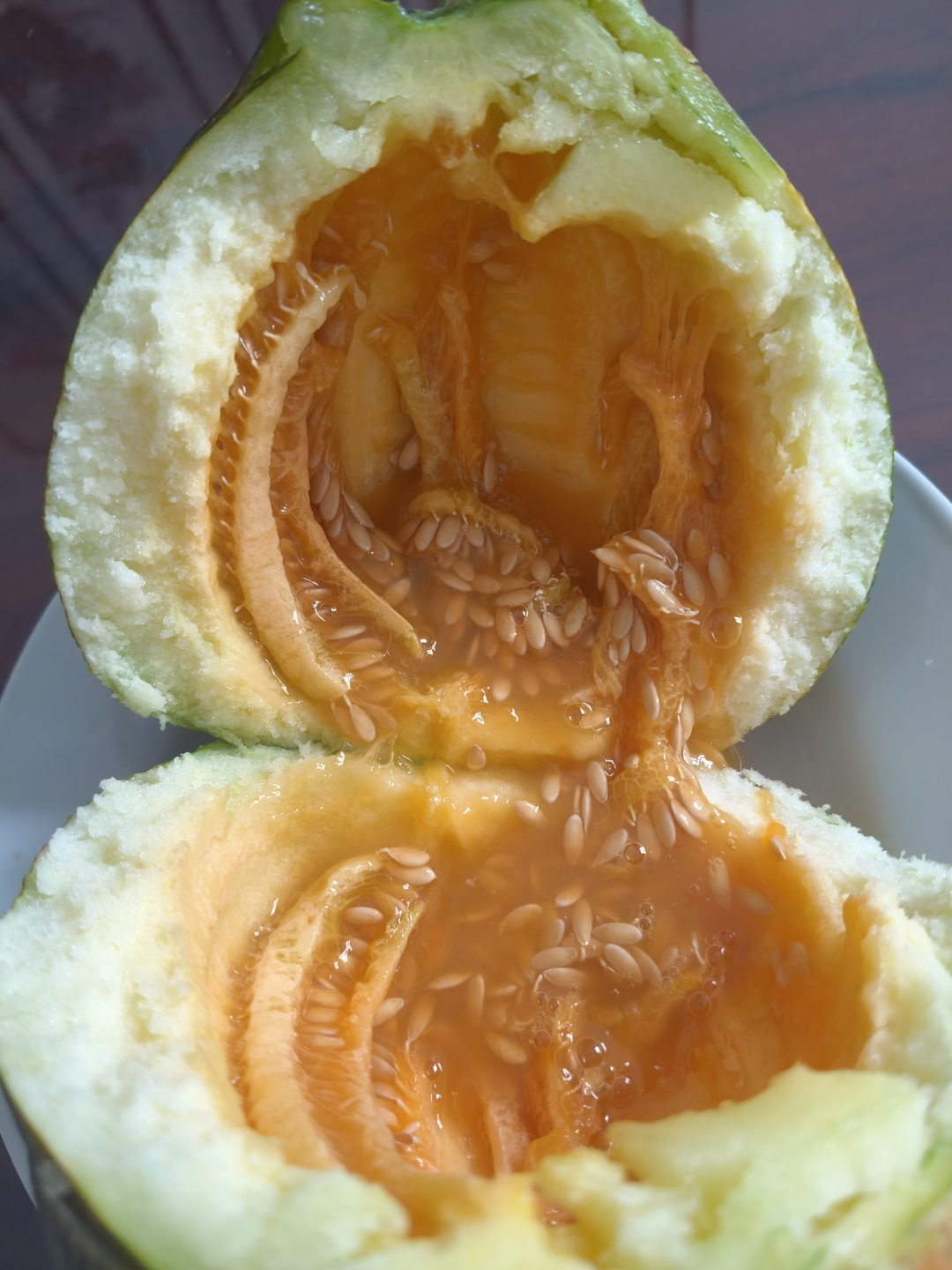 老面瓜,是一种老品种水果,现在已经不多见了,最起码在赵县已经绝迹了