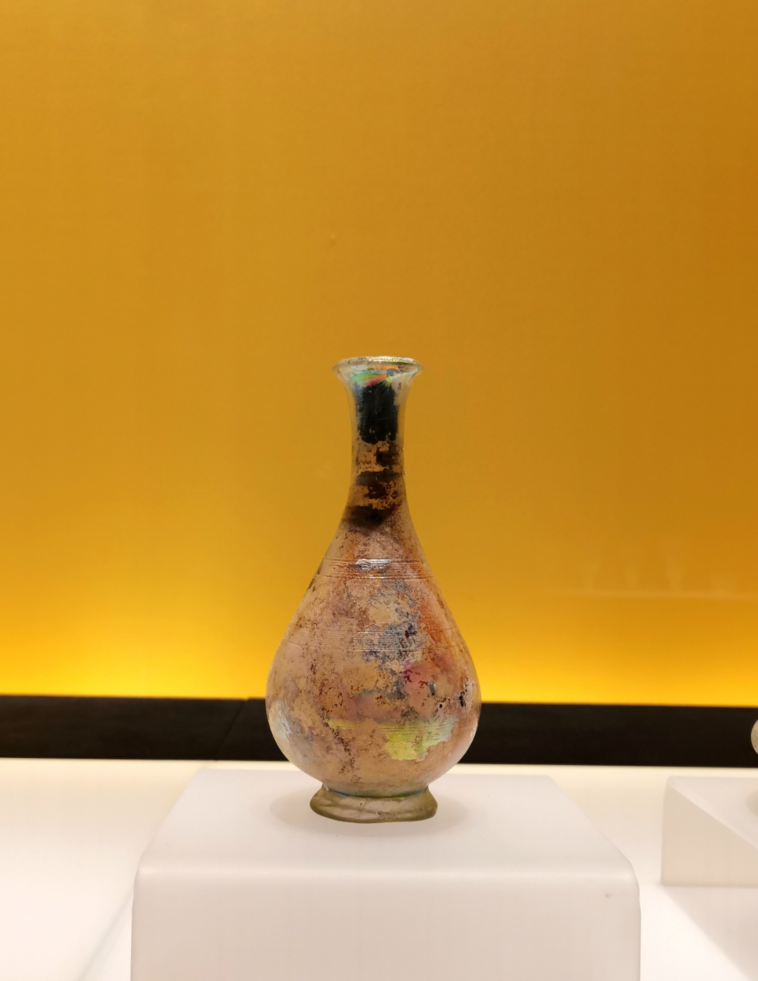 波斯玻璃瓶 丝路琉光平山郁夫收藏的波斯鎏金玻璃瓶 西安博物院