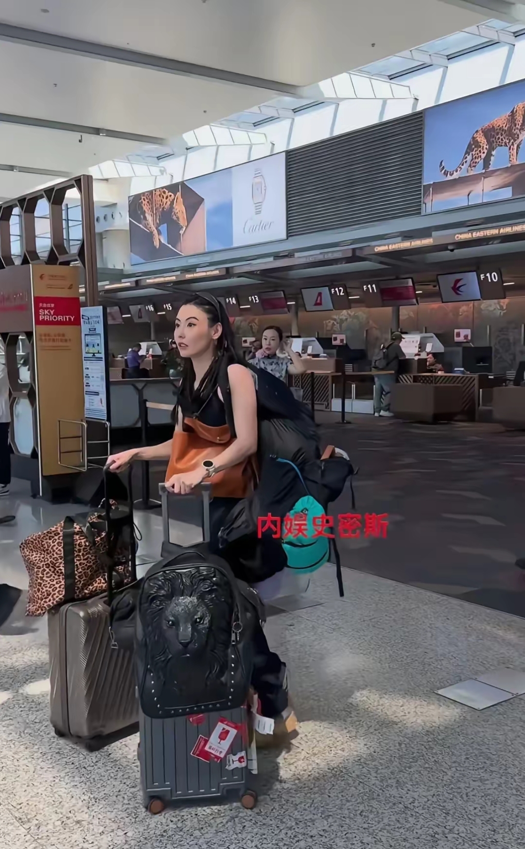 以后谁还敢说张柏芝不是"超人妈妈"?