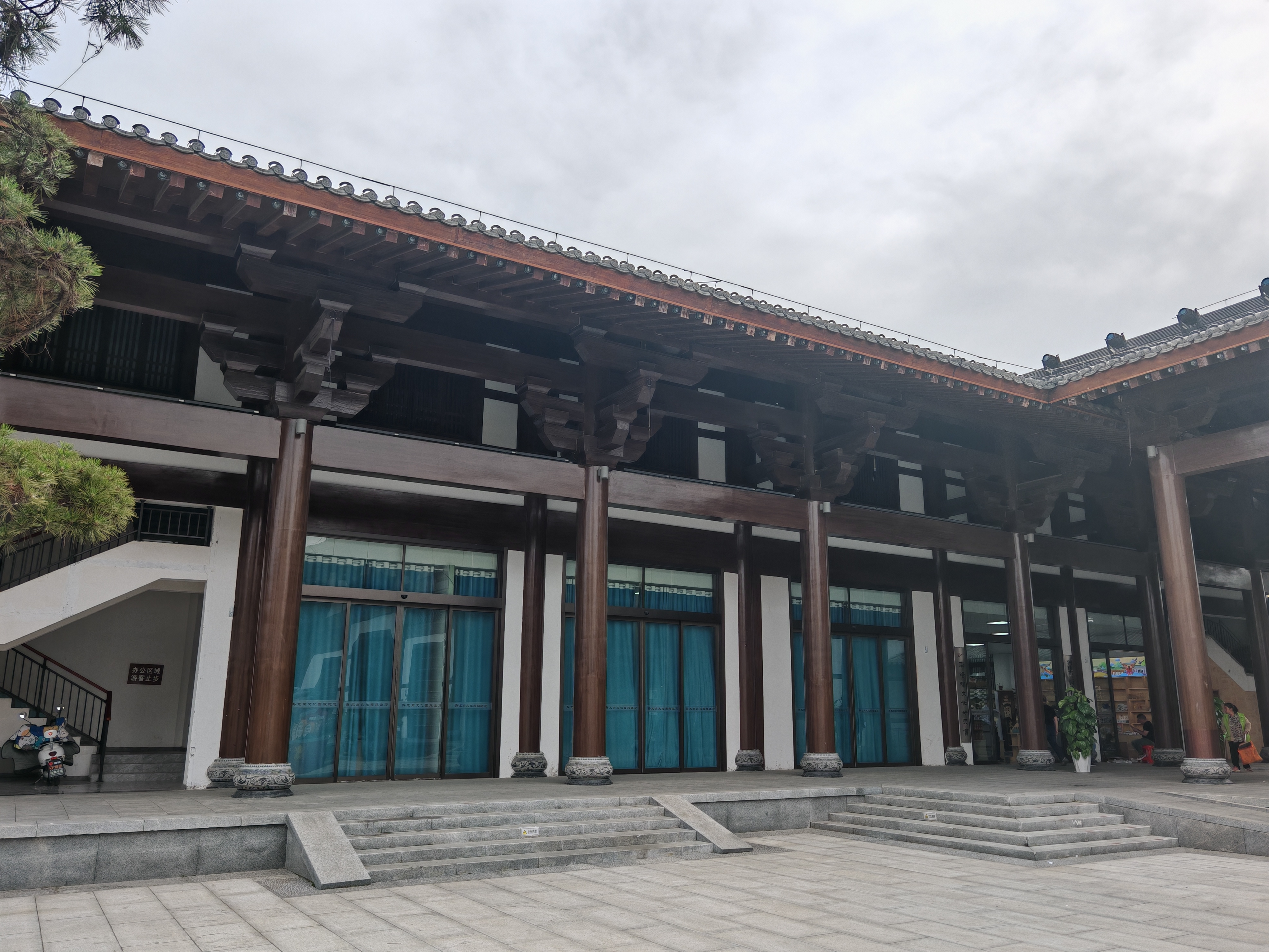 商品住宅去化周期超过36个月的城市,应暂停新增商品住宅用