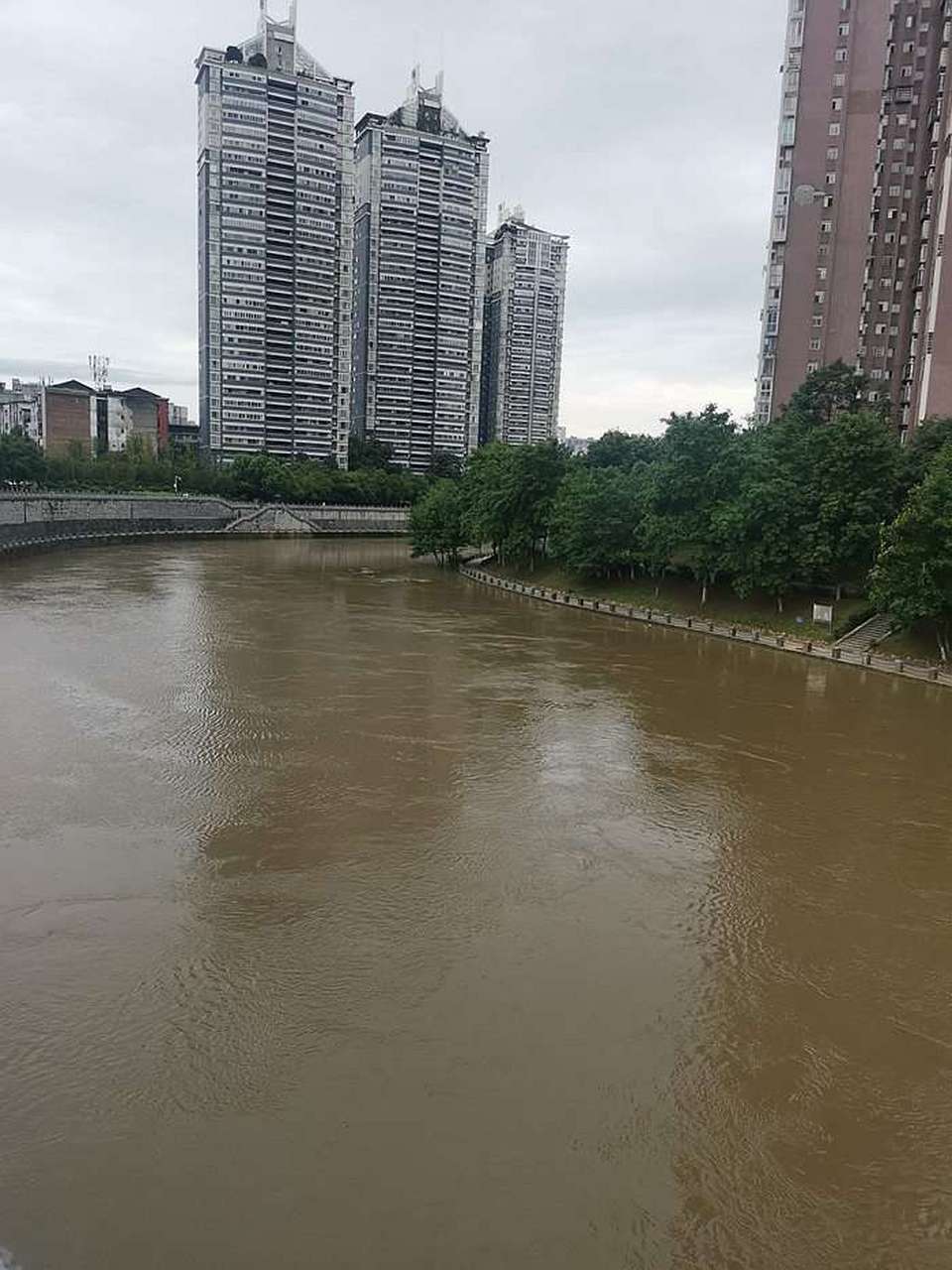 现基本平安!据说是贵州上游暴雨涨水所致 676767