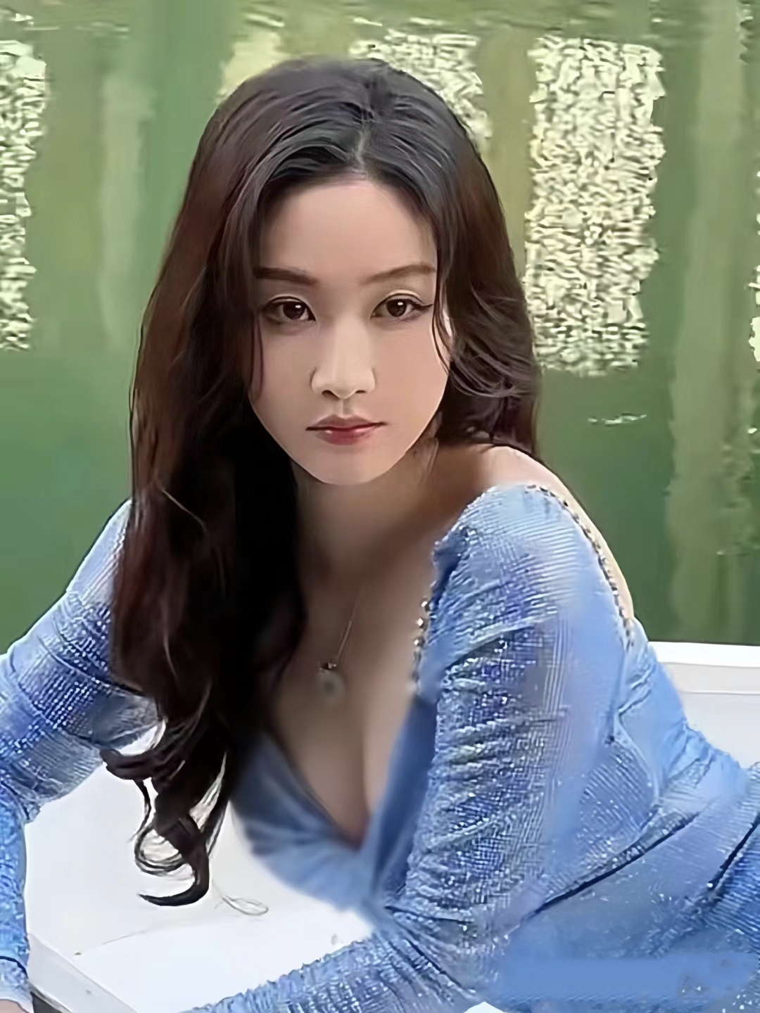 严莉莉=严莉莉第一次看到黑魔仙是在哪里