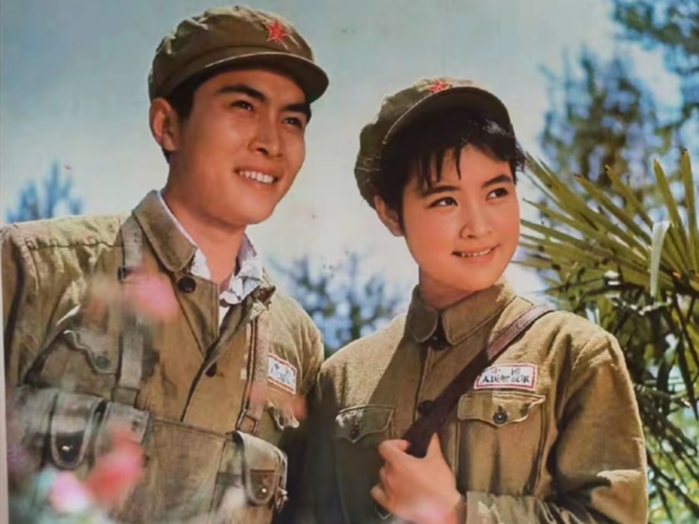 1979年,电影《小花》中的唐国强和陈冲.